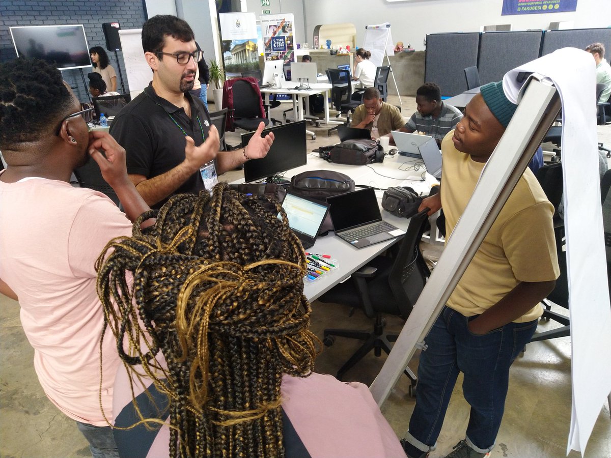 TiyaniTee's tweet image. Teams finalizing solutions as the Digital Twin Hackathon kicks off in Johannesburg. #hackMYCITY