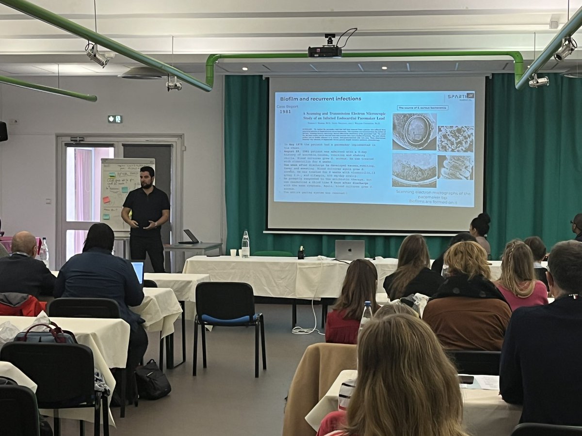 PulchraMee's tweet photo. “Biofilms for dummies” by our  @SparthaMedical’s expert in biofilm, Dr. @biofilmMan during the #miseauvert2022 seminar. #medicaldevices #biofilmmatters #phd #researchers https://t.co/GDoOSl6qGJ