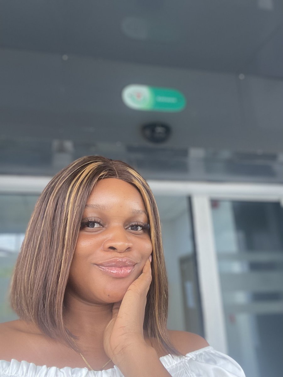 okonkwo__bee's tweet photo. Blessing your morning with no filter portraits 🥰🥰 https://t.co/KAjzItZCoS