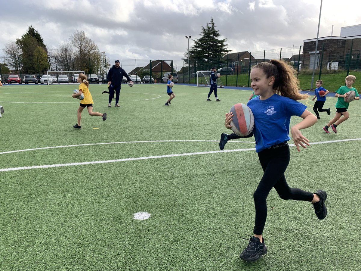 MrBeaumont1997's tweet photo. Great day yesterday as @RotherhamRugby came to visit the school and gave a few lucky classes some expert teaching of rugby skills! https://t.co/aOGRLDCBZ3