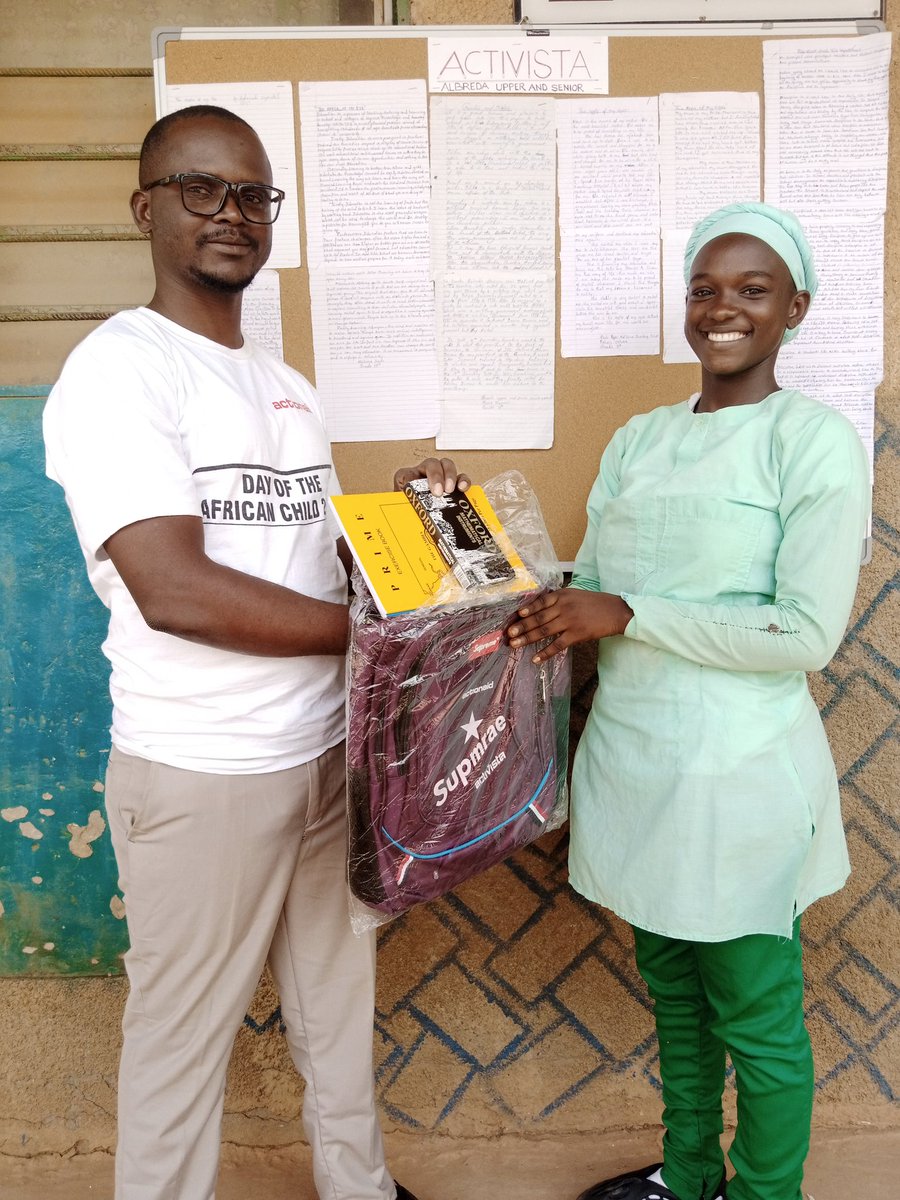 ActivistaGambia's tweet photo. Improved Gender Parity In #Education in #Gambia
Handing over of prizes to winners of the @ActivistaGambia creative writing contest at Albreda UBS&amp;SSS.
✅10 winners
✅All Female
It's a #SheWrites at Albreda. https://t.co/Oop1kbGH9S