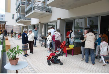 LPSpolimi's tweet photo. Tomorrow at 1pm @giulianacosta68 and Anne Labit (Université d’Orléans/CITERES) will discuss about ALTERNATIVE CO-HOUSING PROJECTS &amp; VULNERABILITIES. Info:  https://t.co/9N8QH1lUkl https://t.co/Izw6rhPLLq