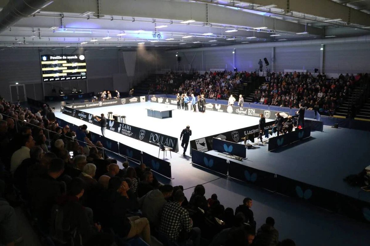 surlatouche_fr's tweet image. 🏟️🏓 Ouverture du Ping Center d'Hennebont (à côté de Lorient). Un projet porté depuis  13 ans par le club.

A côté de cette salle de 1.000 places entièrement dédiée au ping, un centre d'hébergement financé par le club (2M€) est construit 👏

france3-regions.francetvinfo.fr/bretagne/morbi…