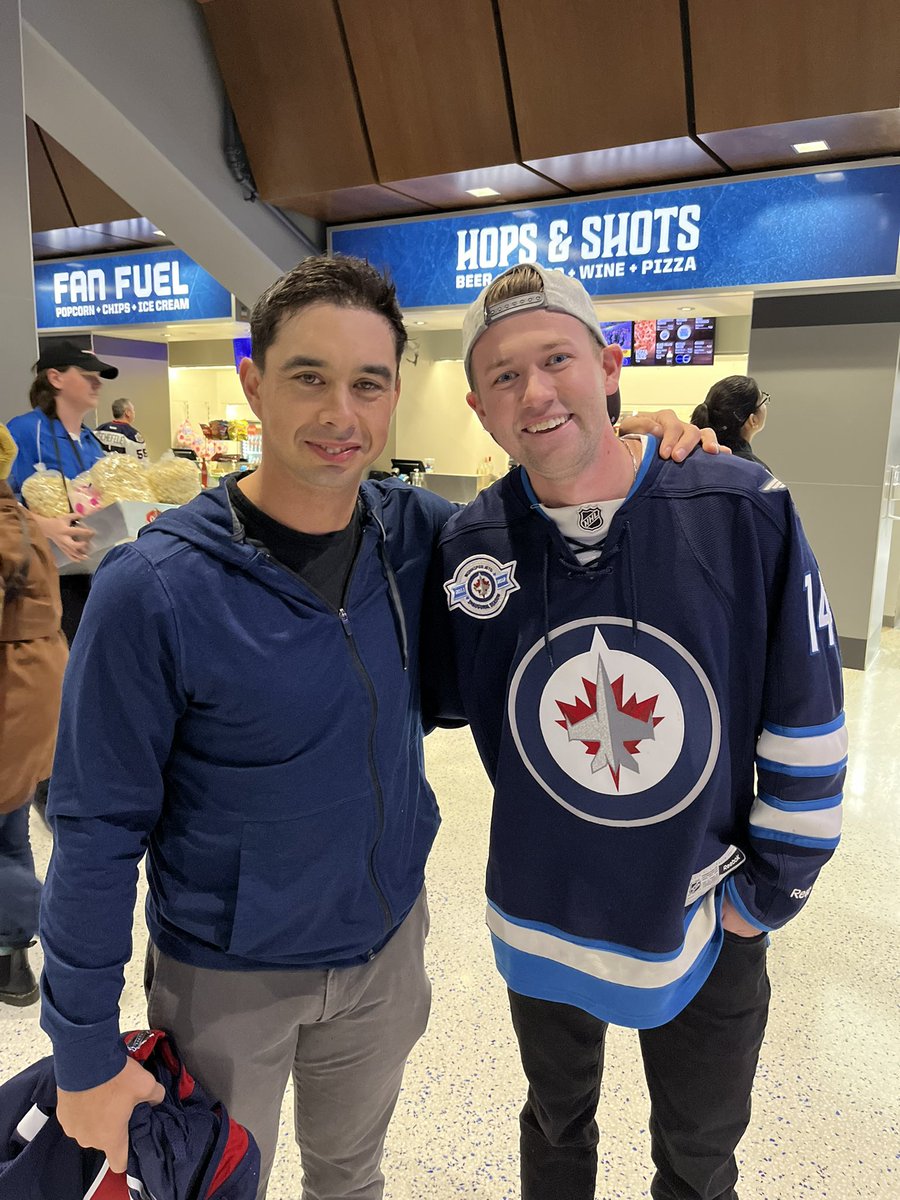 Great seeing <a href="/Bluce_Reee/">Tim Stapleton</a> after 10 years back in Winnipeg. Still repping the jersey! 🔥