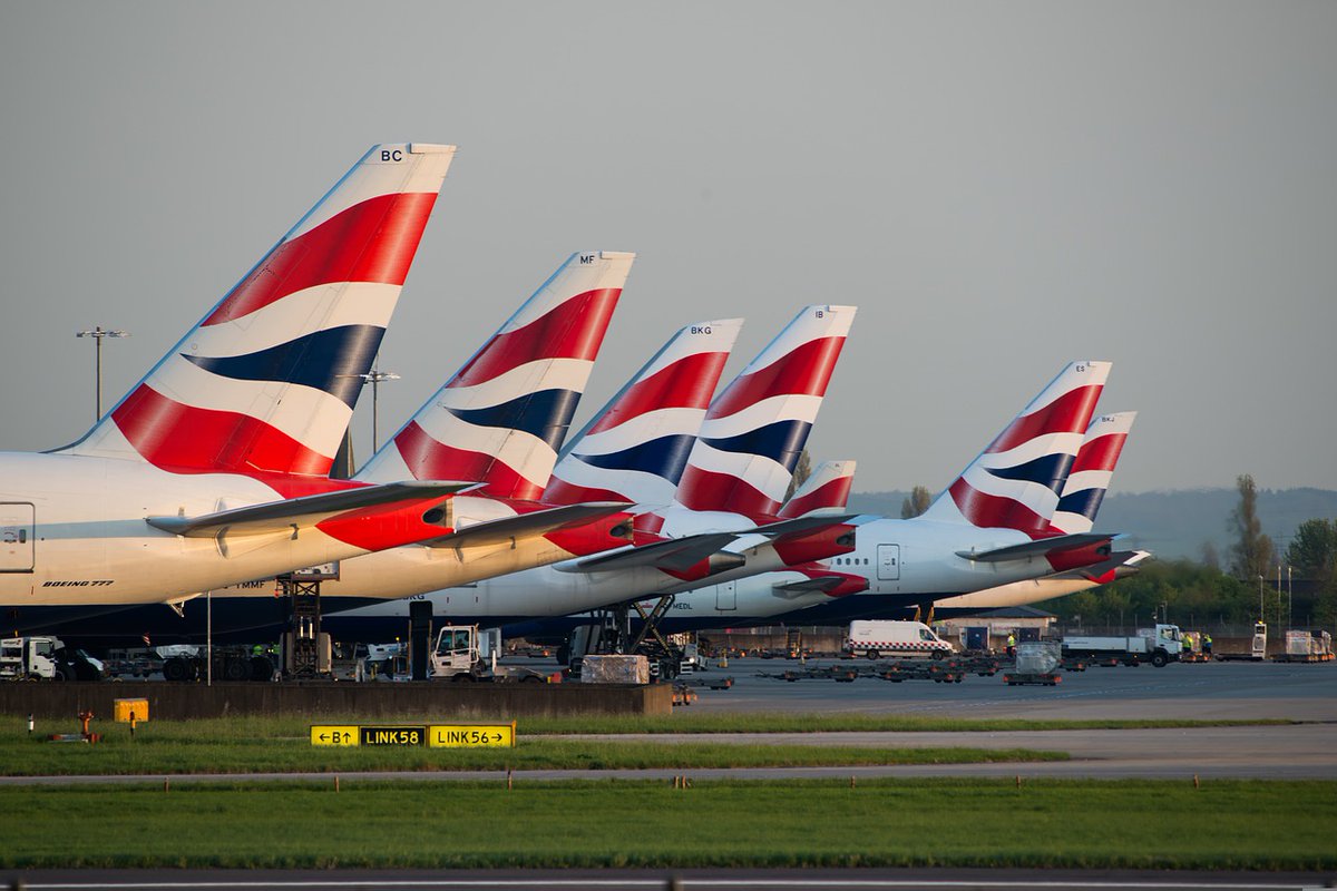 Claim4Delay's tweet photo. It looks like British Airways flight BA640 from London Heathrow Airport on Wednesday 9 November 2022 is estimated to arrive more than 3 hours late. Passengers can claim compensation of up to £520 here: https://t.co/ceVlBtkfeg #Delay #Compensation #BritishAirways https://t.co/nk3Y17hwwj