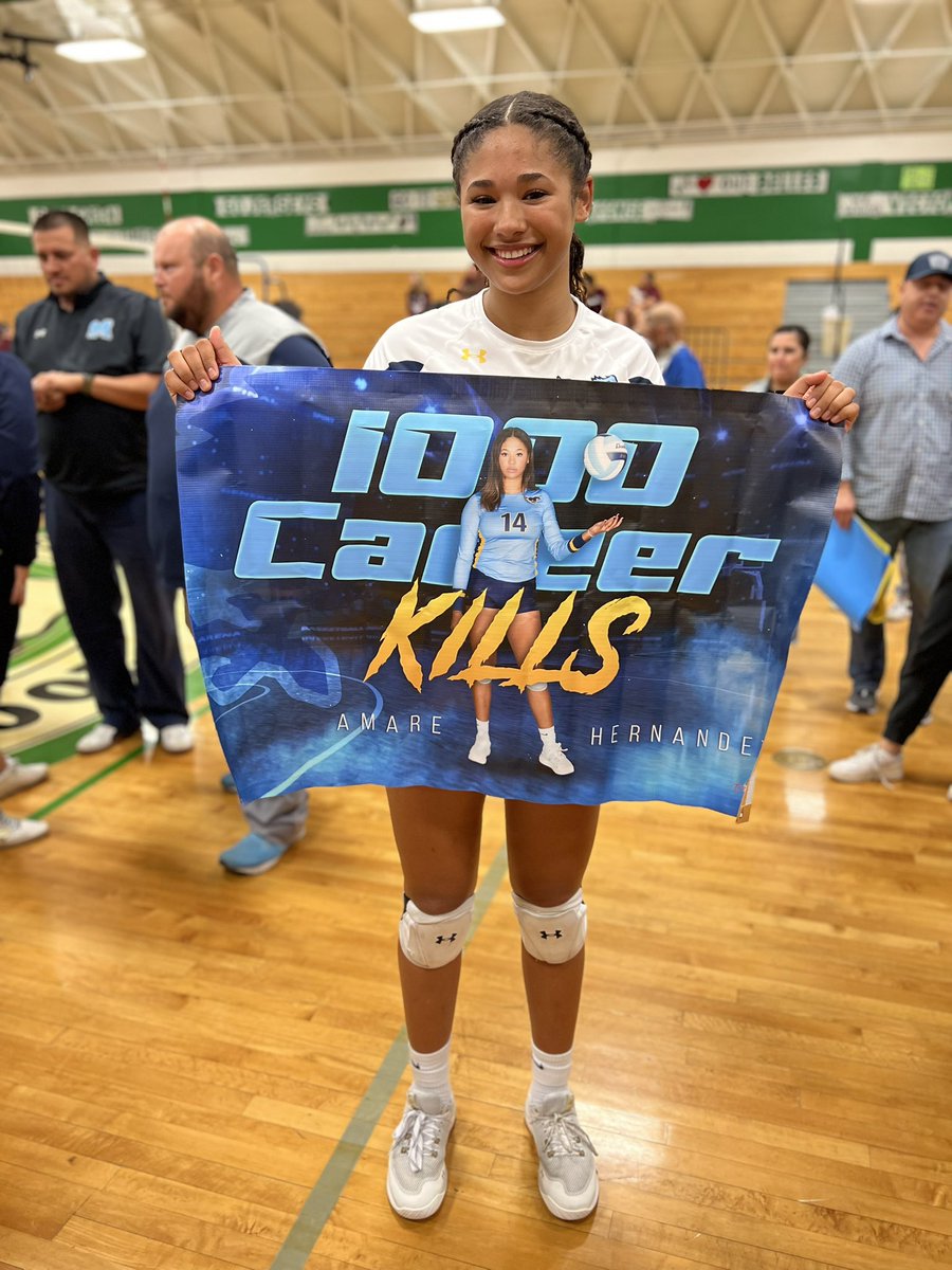 CassandraRRodr1's tweet photo. A BIG congratulations to Amare this evening on achieving a major accomplishment! Coach Doffing presented her with a banner highlighting her 1,000 Career Kills. 
Way to go, Amare! 💙🏐💛
@Pride_Mustangs @McAllenMemorial @mustangs2024 https://t.co/kTyVZfTR2Z