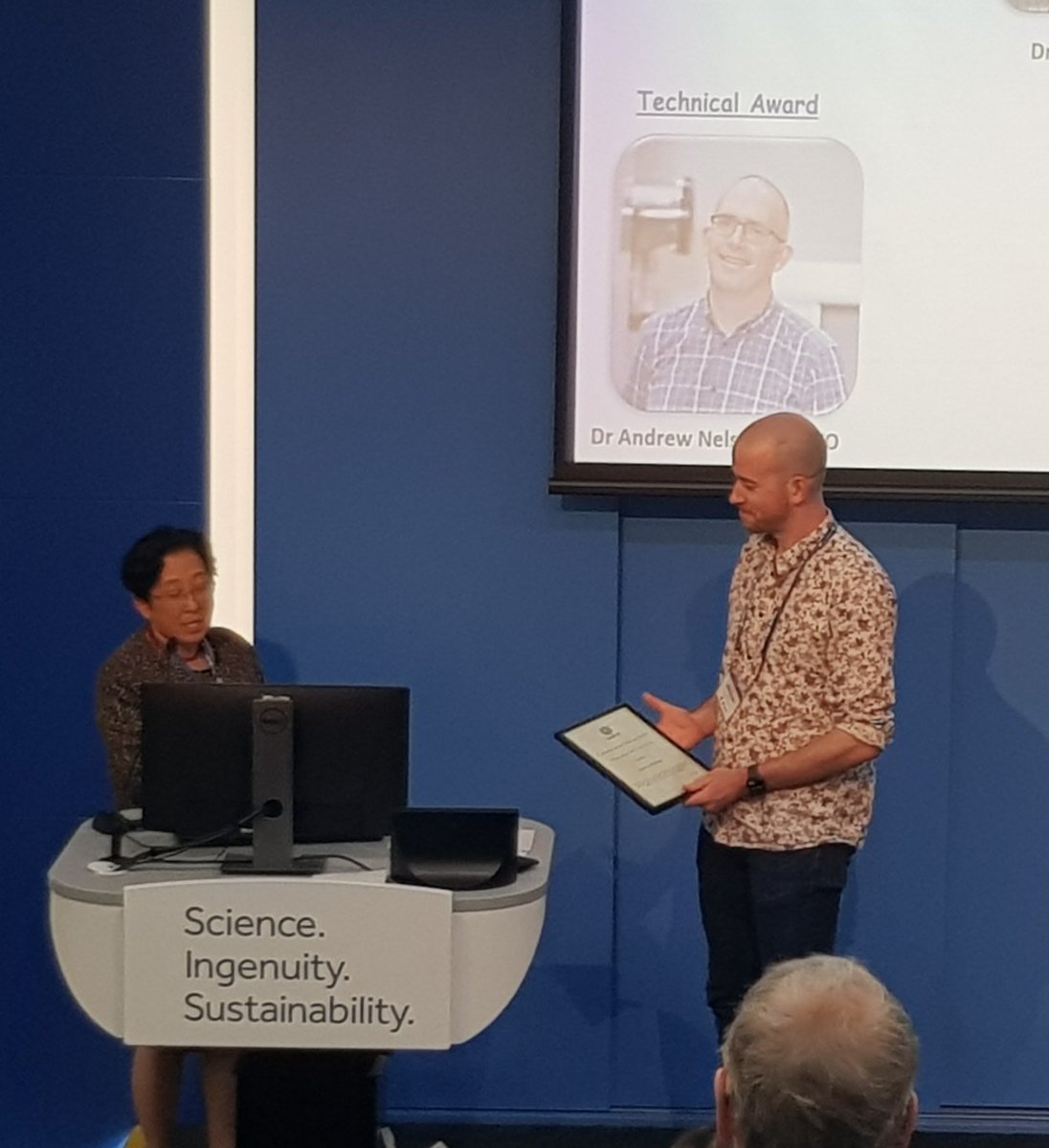 Arslan Siddique (@arslan_sdq) on Twitter photo Pleased to see my ANSTO co-supervisor <a href="/andyfaff/">Andrew Nelson</a> receiving the ANBUG Technical Award, and <a href="/IJGresh/">Isaac Gresham</a> for a well-deserved outstanding PhD Thesis Award.
#ANBUGAwards2022 #AANSS2022 #NeutronReflectometry Pleased to see my ANSTO co-supervisor <a href="/andyfaff/">Andrew Nelson</a> receiving the ANBUG Technical Award, and <a href="/IJGresh/">Isaac Gresham</a> for a well-deserved outstanding PhD Thesis Award.
#ANBUGAwards2022 #AANSS2022 #NeutronReflectometry