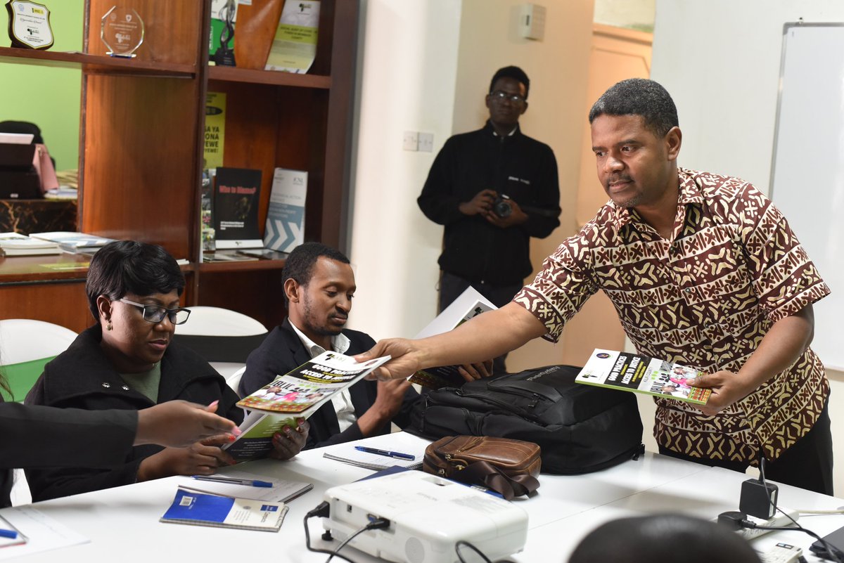 HakiAfrica's tweet photo. During the visit, both sides conducted in-depth discussions on anti-crime efforts, countering violent extremism, extra-judicial killings and cases of enforced disappearances. https://t.co/D3DJzx6HbF