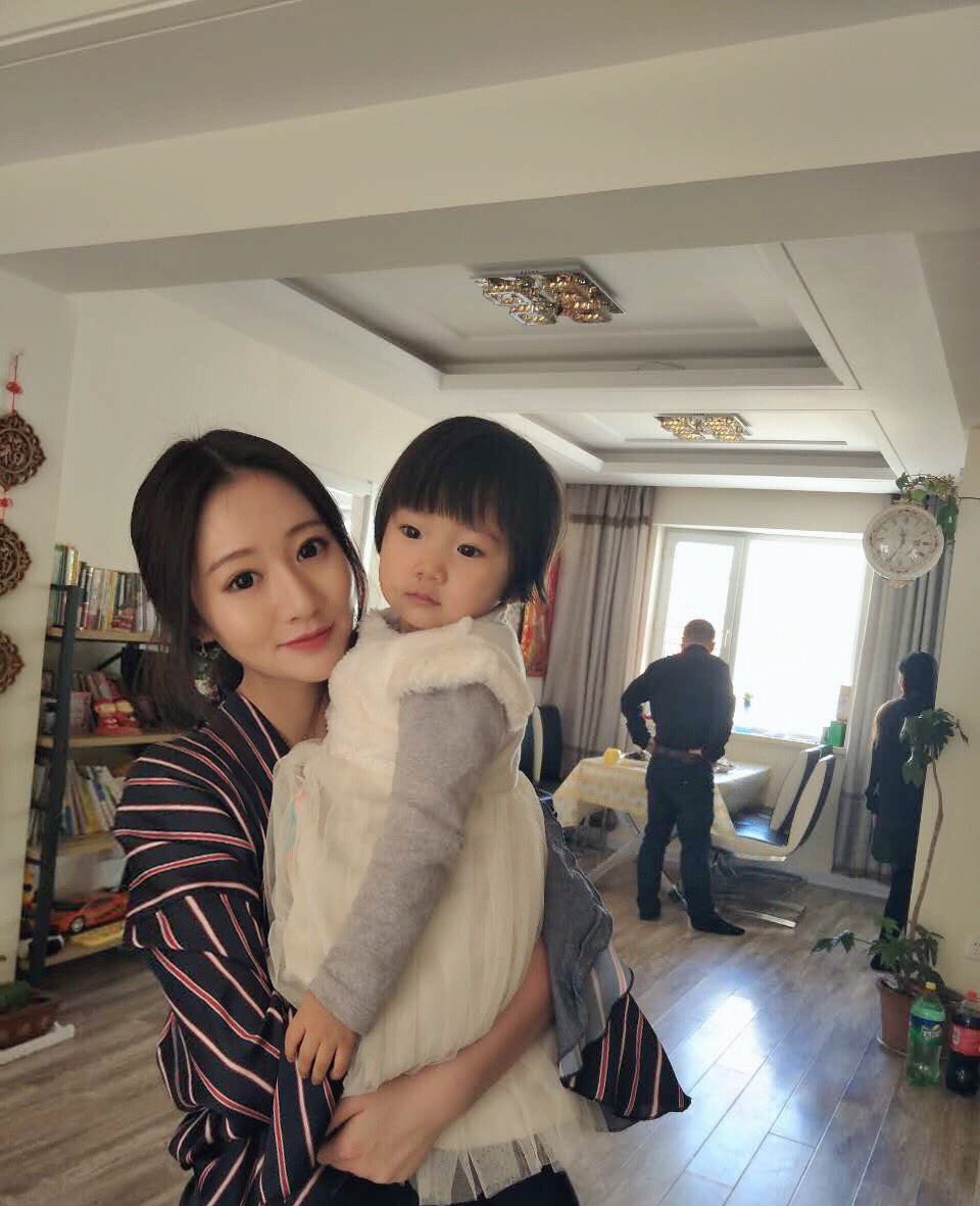 LiYan66888's tweet photo. Lovely little niece, I haven't seen you for a long time. Aunt misses you so much and loves you.🥰🥰🥰 https://t.co/L7c9CMnMx7