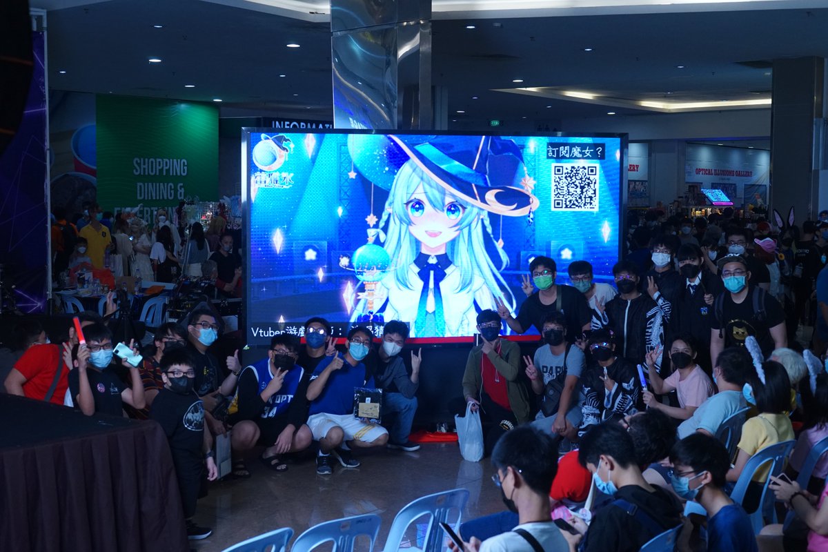 RheaCorey16's tweet image. 【#SuteraAnimeFest2022】
感謝愛畫幫忙拍的大合照！

這次的活動多虧了主辦努力地安排，工作人員的幫忙，主持人的協助 
然後！最重要的是！
草精靈們的支持與打call 😭🫶

這次活動真的很開心
尤其説到大合照的時候
大家願意過來一起拍照真的非常開心
我會非常非常珍惜這兩張照片的！🥹