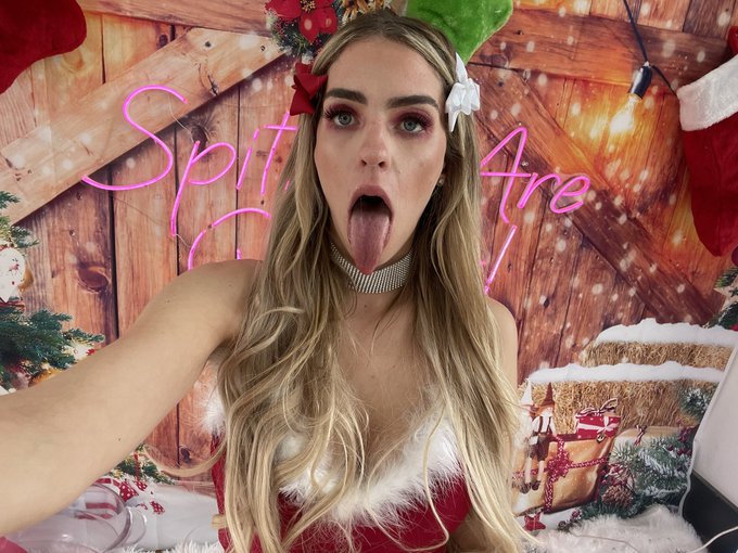 Being a Ho Ho Ho (reposting my other post has disappeared) https://t.co/1uMfIQf4KA