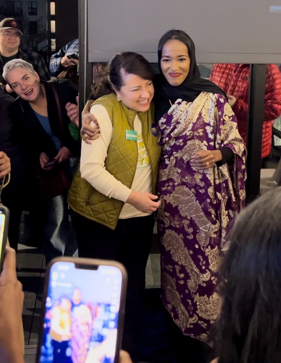 ZaynabMMohamed's tweet photo. Young people, Black and Brown people, Indigenous people, and women made this happen. This is your victory. #EasierNotHarder 💜 https://t.co/8tFA8mrV50