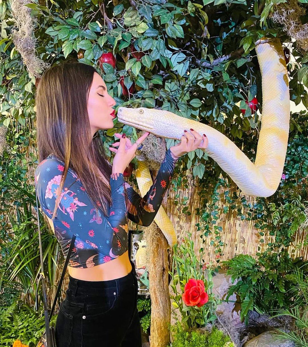 Victoria Justice on Instagram: Vegas, baby! 💘