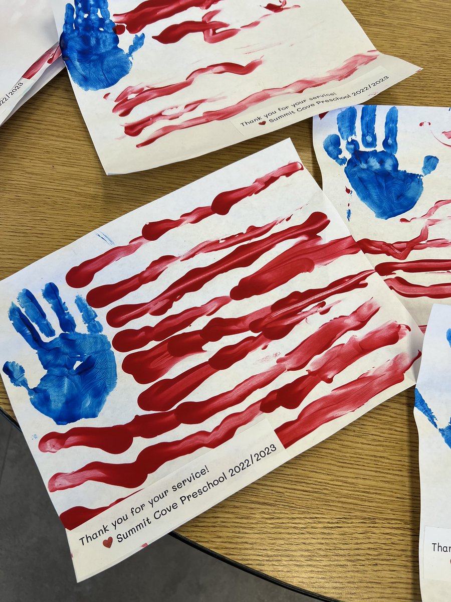 SharonBose5's tweet photo. Celebrating Veterans Day and all those who have given so much for freedom. #scoveel @CrysLaneMiller @ssdedu #veteransday #thankyou https://t.co/X01cEIHpzq
