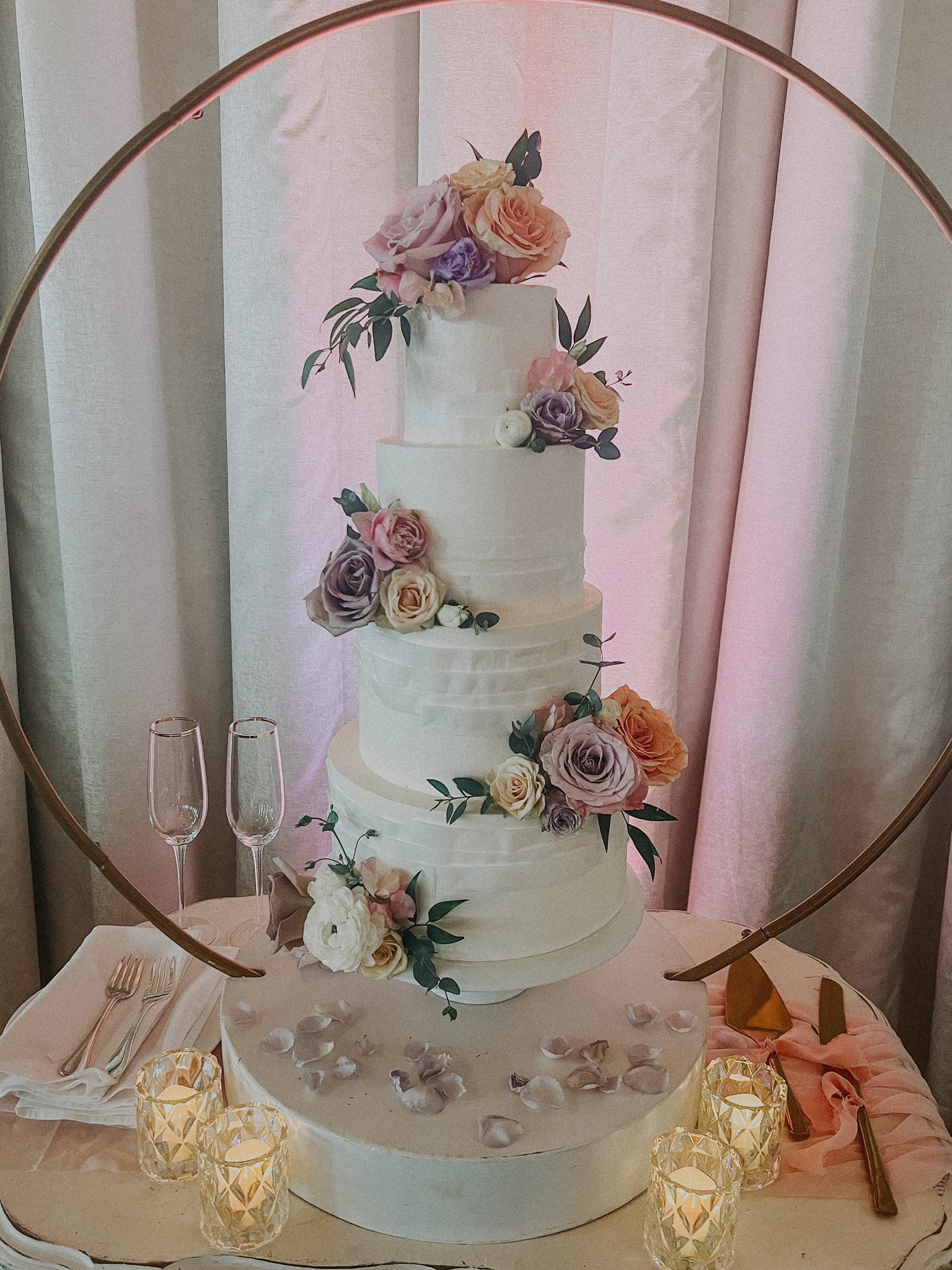 QTCinderella on X: Some of y'all didn't know I used to make wedding cakes  for a living and I miss it all the time. But here are a few of my favorites