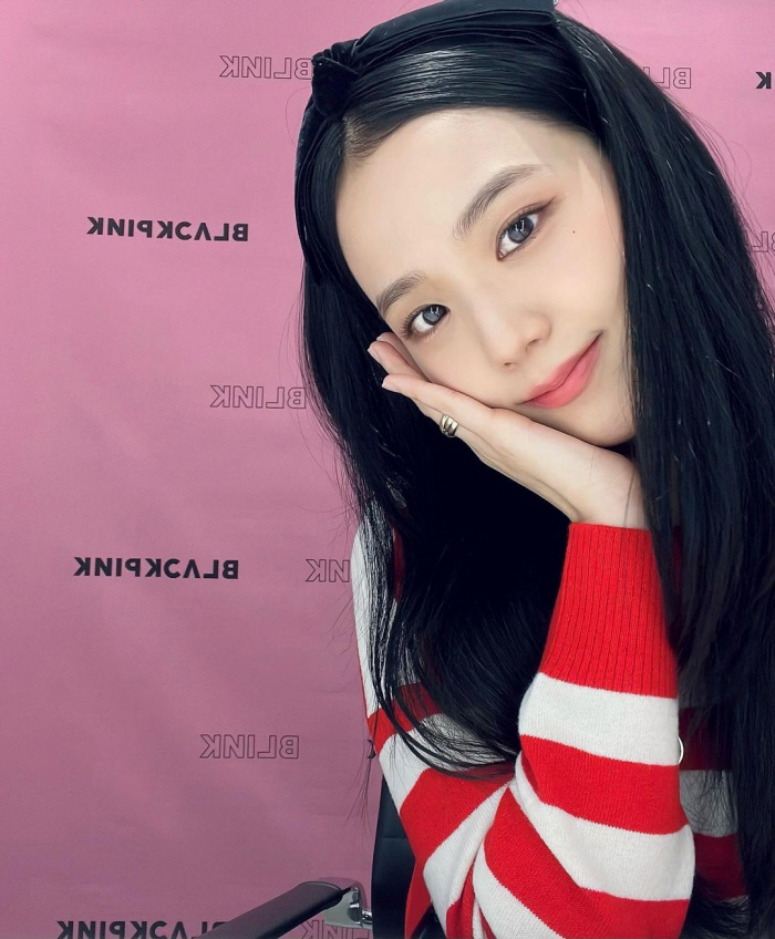tenasia_'s tweet photo. 💌텐아시아 주제별 투표 진행 중💌
❗11th (KST 24:00) Closed Soon❗

Q. 커피 머신 광고 모델로 어울리는 여자 가수는 ?☕🤎

🔎Current Ranking🔍
1⃣ #시크릿넘버 #디타 #DITA
2⃣ #아이브 #안유진 #ANYUJIN 
3⃣ #블랙핑크 #지수 #JISOO

📌Vote ▶ (https://t.co/CMZOL8PslV)

#KPOP #GIRL #Vote https://t.co/rCZqouI0zm