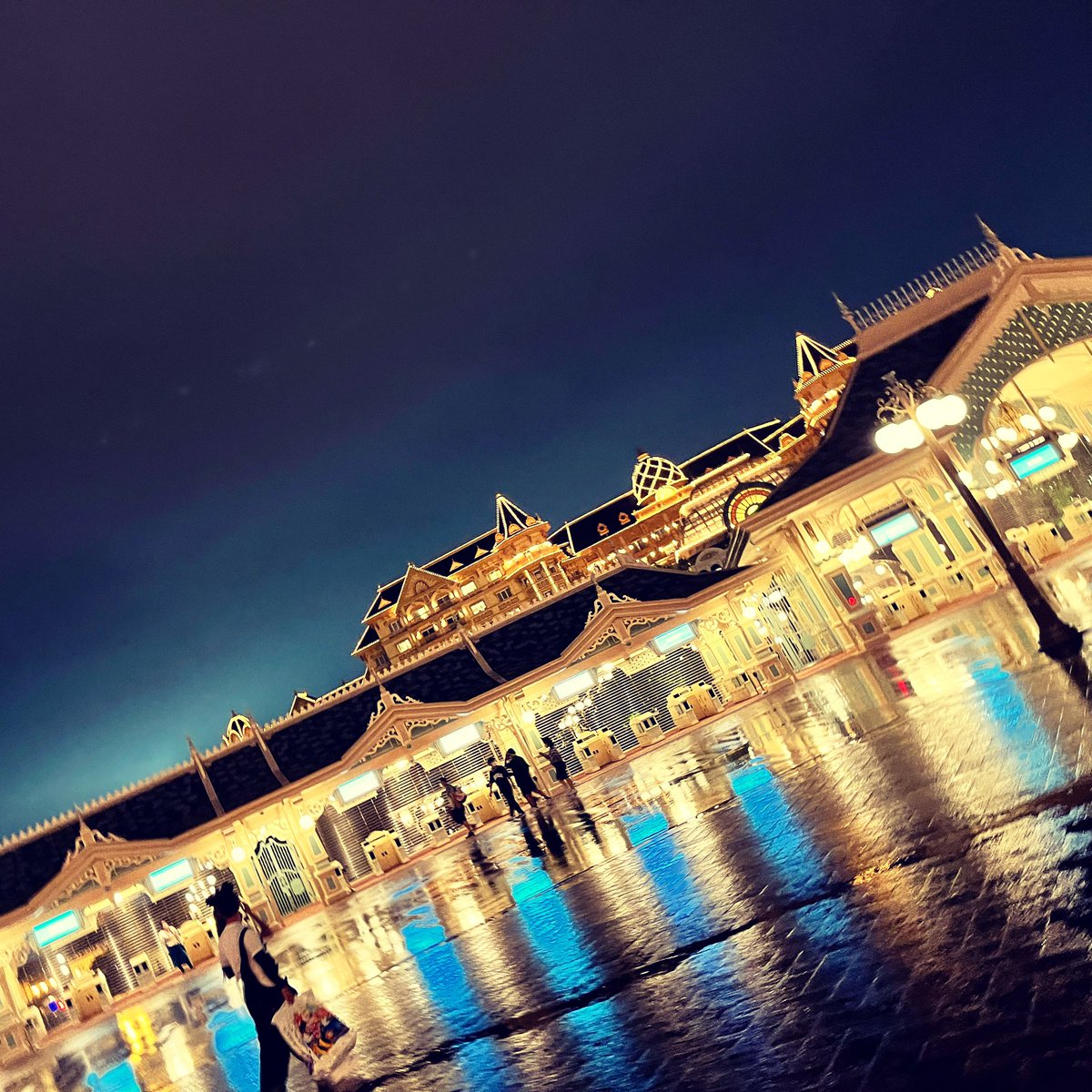 DisneyPhoto00's tweet image. #Disney#TokyoDisneyResort#TokyoDisneyLand#TokyoDisneySea#TDL#TDS#TDR#tokyodisneyresort#tokyodisneyland#tokyodisneysea#Photo#ディズニー#ディズニーリゾート#ディズニーランド#ディズニーシー#写真#綺麗#グルメ#写真#夢の国#ディズニー夜景#ディズニー好きな人と繋がりたい#ディズニー写真