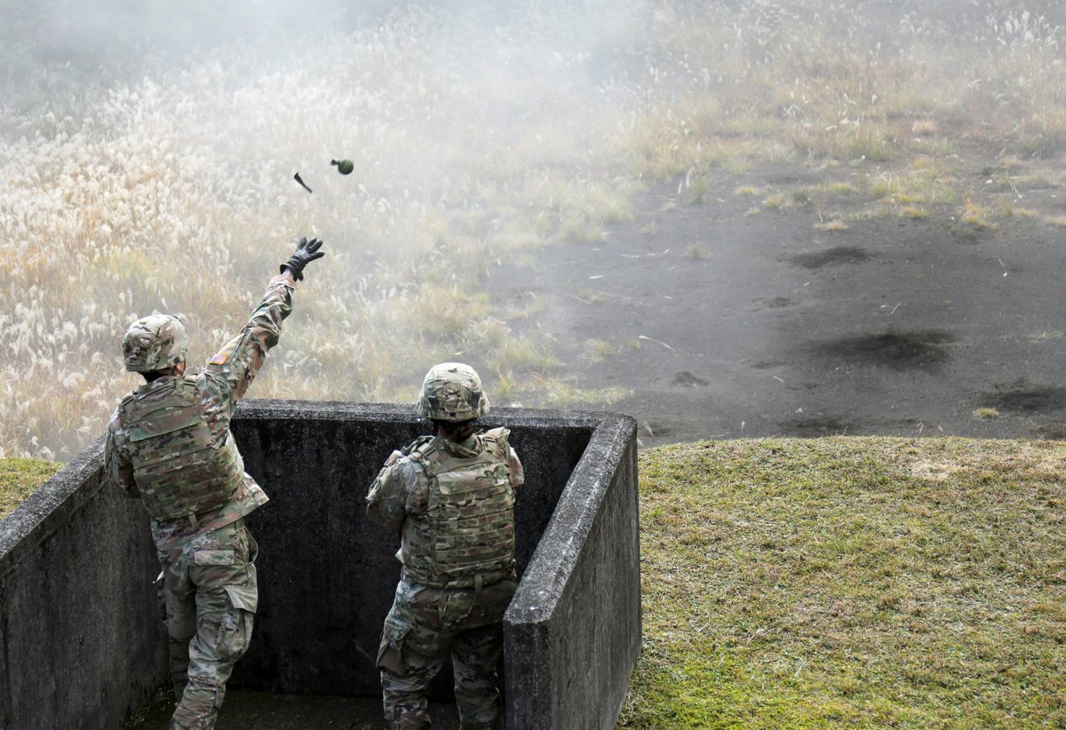 USAGJapan's tweet photo. Frag out!💥

Army sustainers focus on grenade skills to increase lethality

Read more: https://t.co/QmlAlGQXzo https://t.co/Tmp6vzCyFm