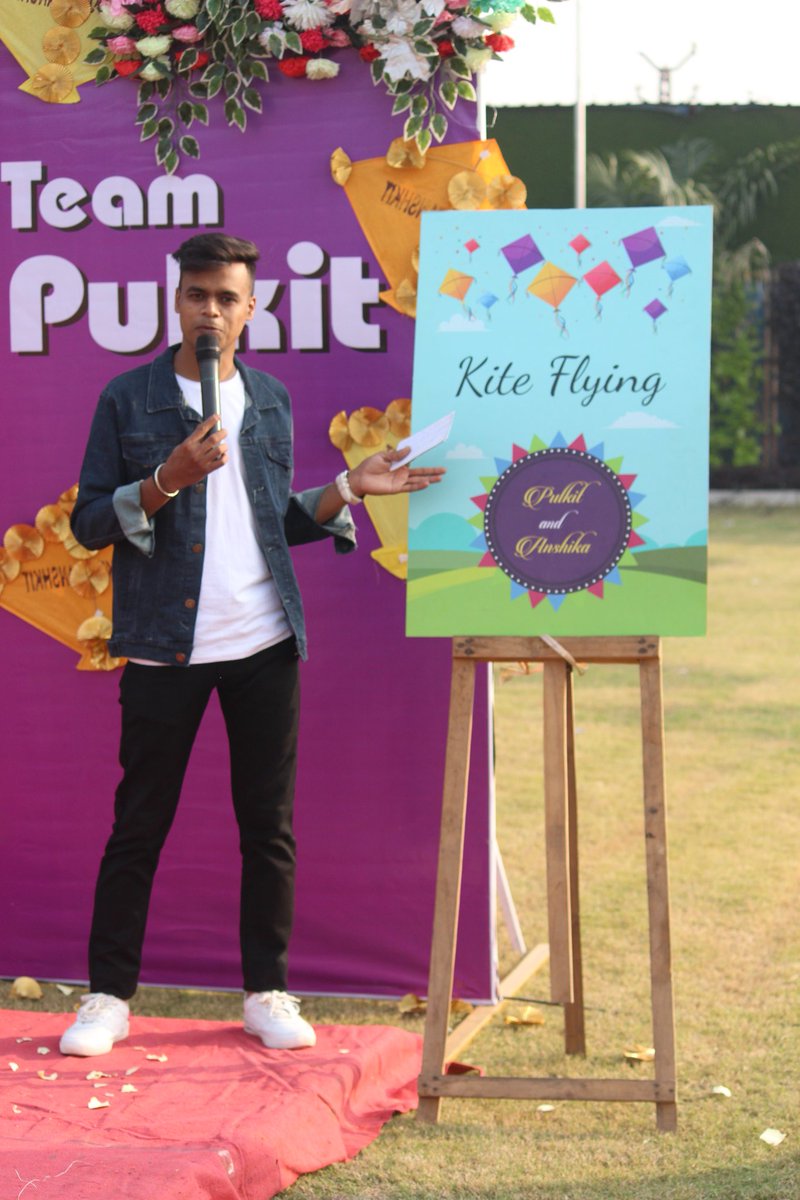 anchorgauravs's tweet photo. Kite flying competition.
.
.
#anchorgaurav #emceegaurav #Anchor #emcee #Comedian #corporateanchor #weddinganchor #destinationweddinganchor #artist #entertainer #teambuildingexpert #sangeetanchor #maleanchor https://t.co/QMESL2IbCo