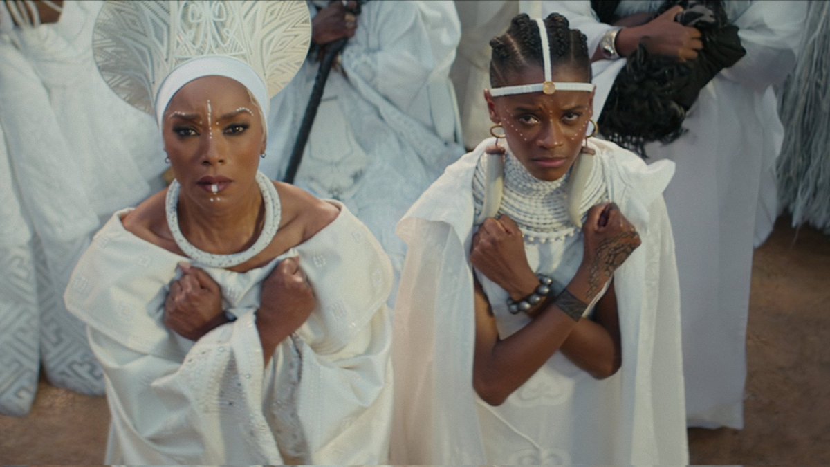 WatchmenID's tweet photo. Black Panther: Wakanda Forever jadi salah satu MCU movies yg cukup emosional, dari mulai intro aja kita udah dibikin hening,
Banyak scene-scene yg bikin kita diem (bukan tepuk tangan ataupun bersorak) buat lebih merasakan emosinya https://t.co/9K0A5W3Q5U