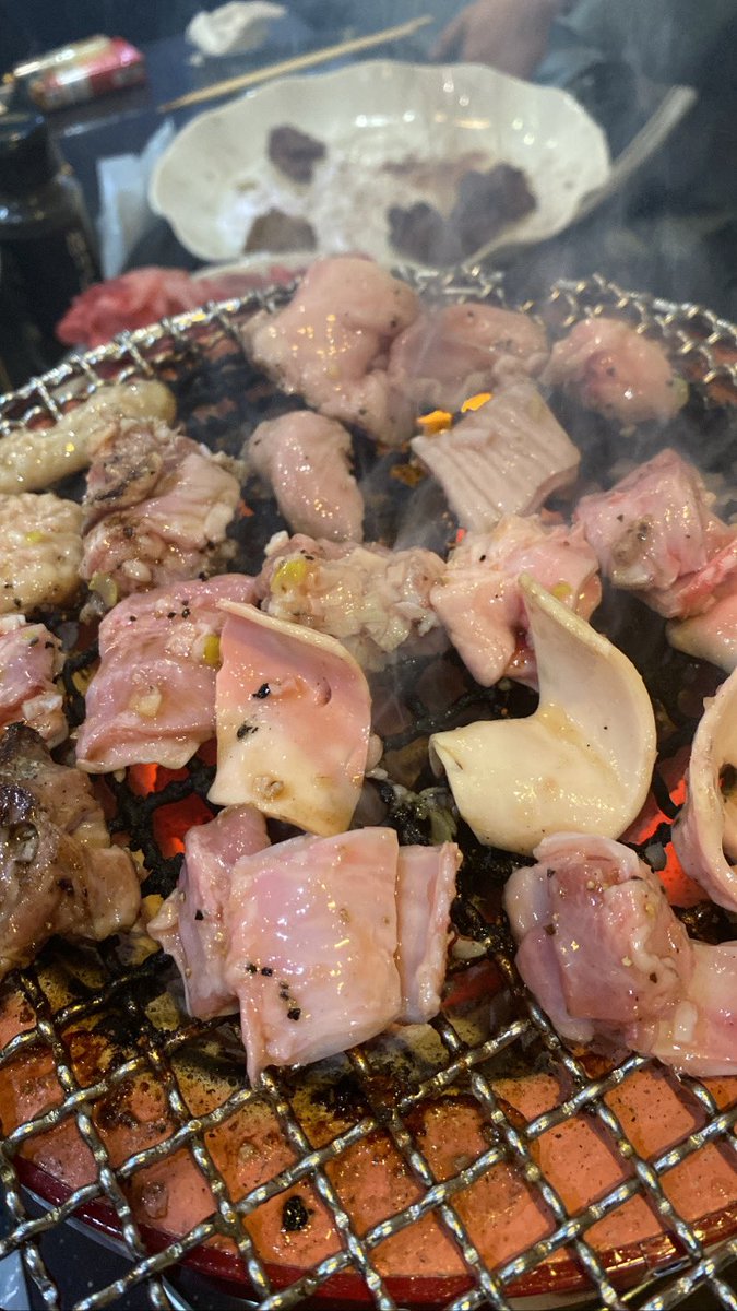 akabanehorumon0's tweet photo. こんにちは！
赤羽ホルモンです、昨日はメンバー揃って打ち合わせからの工事のお手伝い、そして取りに行ったホルモンの試食をしました🍖
物凄く美味しかったです🫡

#赤羽 #赤羽岩淵 #焼肉 #ホルモン #炭火 https://t.co/0xPqiqCtwT
