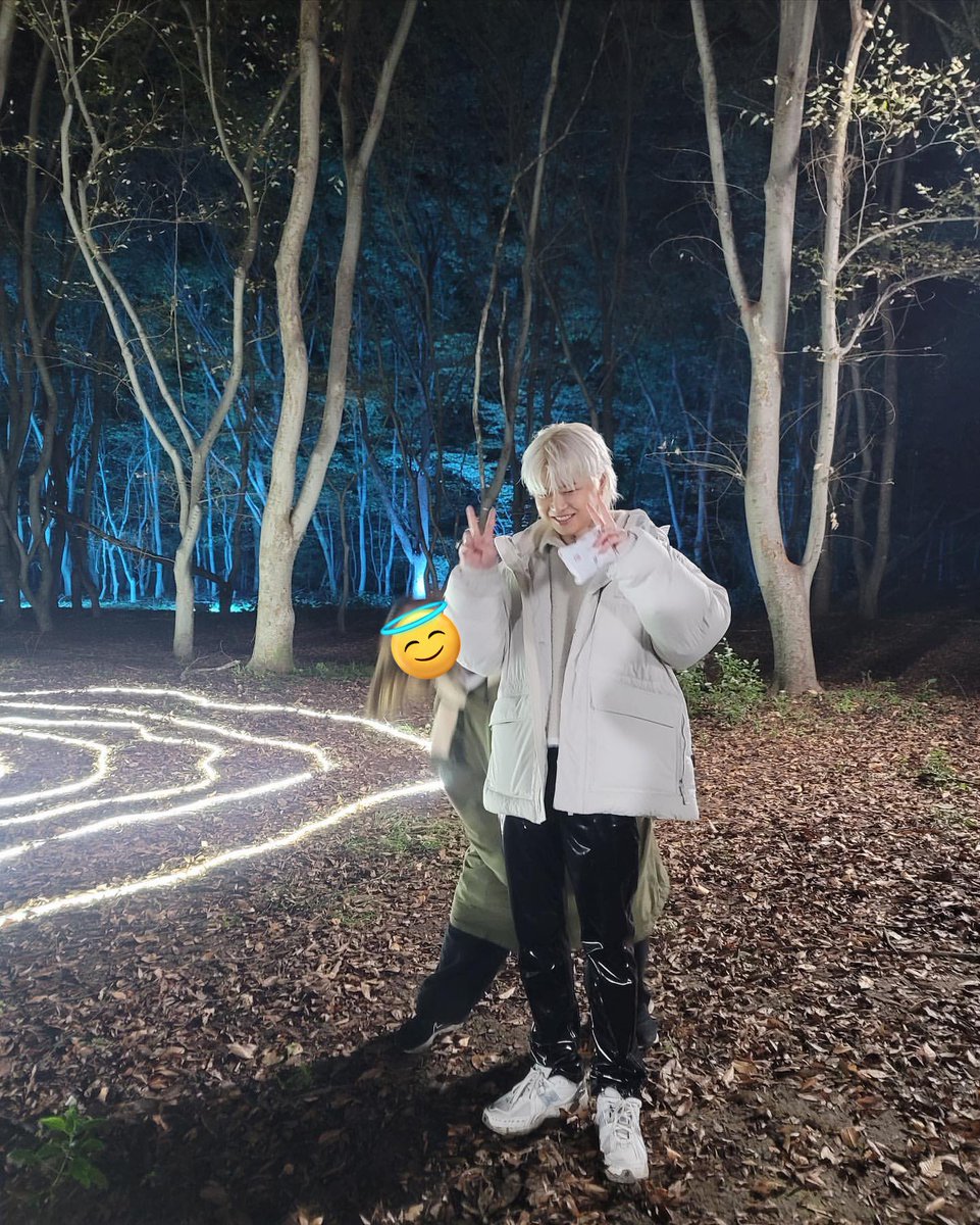 DNALSIHSA's tweet image. 아 윤진영 수줍게 브이하고 있는 것 봐ㅋㅋㅋㅋㅋㅋㅋㅋㅋㅋㅋ쿠ㅠㅜㅜ 딩프 피디님들이 윤진영 좋아하는 게 너무 잘 보임ㅋㅋㅋㅋㅋㅋㅋㅋ쿠ㅠㅜ