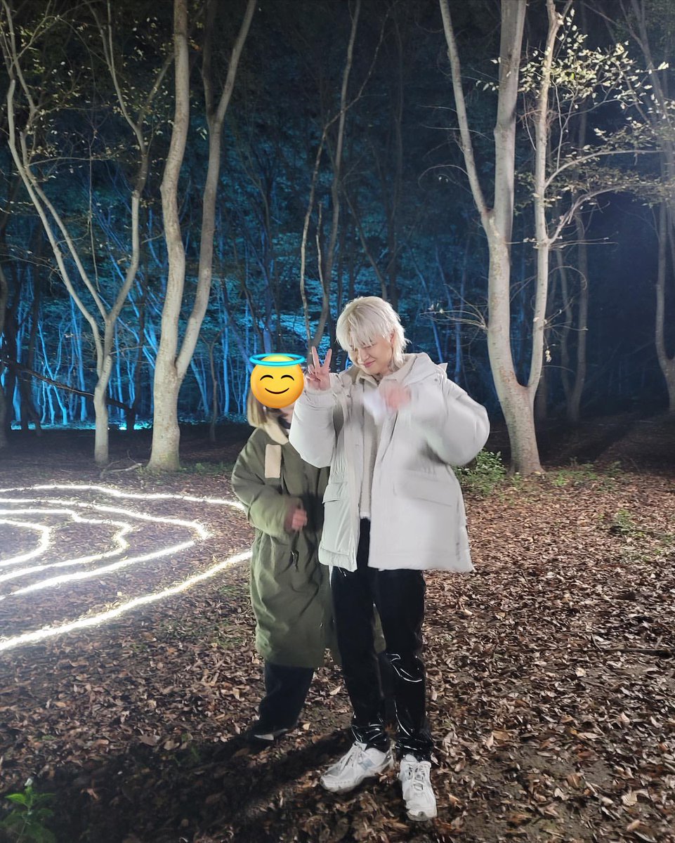 DNALSIHSA's tweet image. 아 윤진영 수줍게 브이하고 있는 것 봐ㅋㅋㅋㅋㅋㅋㅋㅋㅋㅋㅋ쿠ㅠㅜㅜ 딩프 피디님들이 윤진영 좋아하는 게 너무 잘 보임ㅋㅋㅋㅋㅋㅋㅋㅋ쿠ㅠㅜ