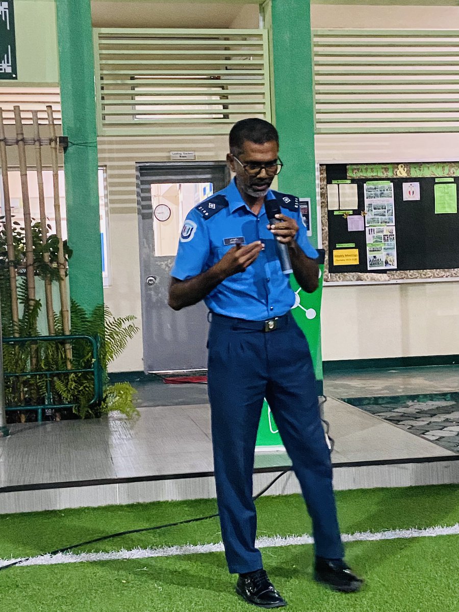 kalaafaanu_mv's tweet photo. Traffic Awareness Session conducted by @TrafficPoliceMv to all the parents and teachers of Kalaafaanu School. 👍👏💚✅
@MoEdumv @aisthly @rah8121 @PoliceMv 

#PoliceMv
#RoadPoliceMv
#RoadSafety
#Rakka2022
#Amalundhakkaanan https://t.co/ajsTiDQBOe