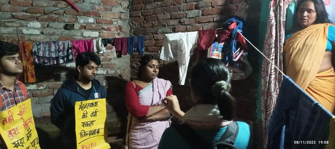 rwpidelhi's tweet photo. बीते दिन भारत की क्रान्तिकारी मज़दूर पार्टी के कार्यकर्ताओं द्वारा शाहाबाद-डेरी वार्ड नं-28 के पाँच मन्दिर इलाक़े में घर-घर जाकर अभियान चलाया गया।
#rwpi #mazdoorparty #MCDElection #DelhiElection #elections https://t.co/CkN0BsdW8Y