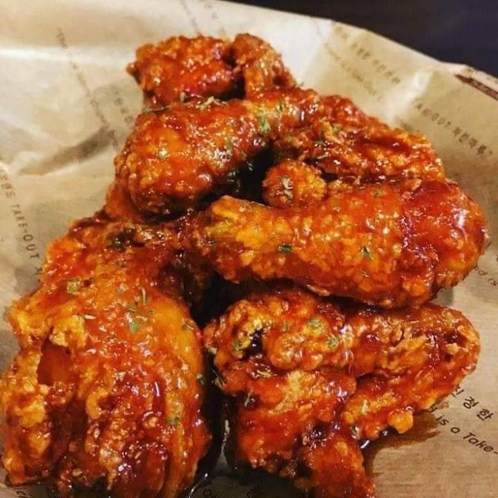 FoodHubgvo's tweet photo. I'm craving for Unli Chicken wings! 🤤😍 https://t.co/yDCyc9DmUA