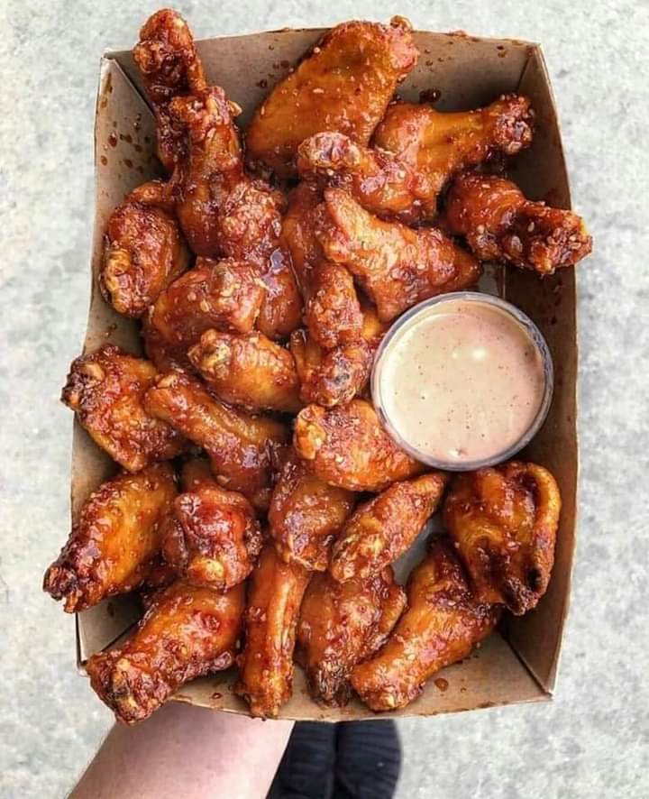 FoodHubgvo's tweet photo. I'm craving for Unli Chicken wings! 🤤😍 https://t.co/yDCyc9DmUA