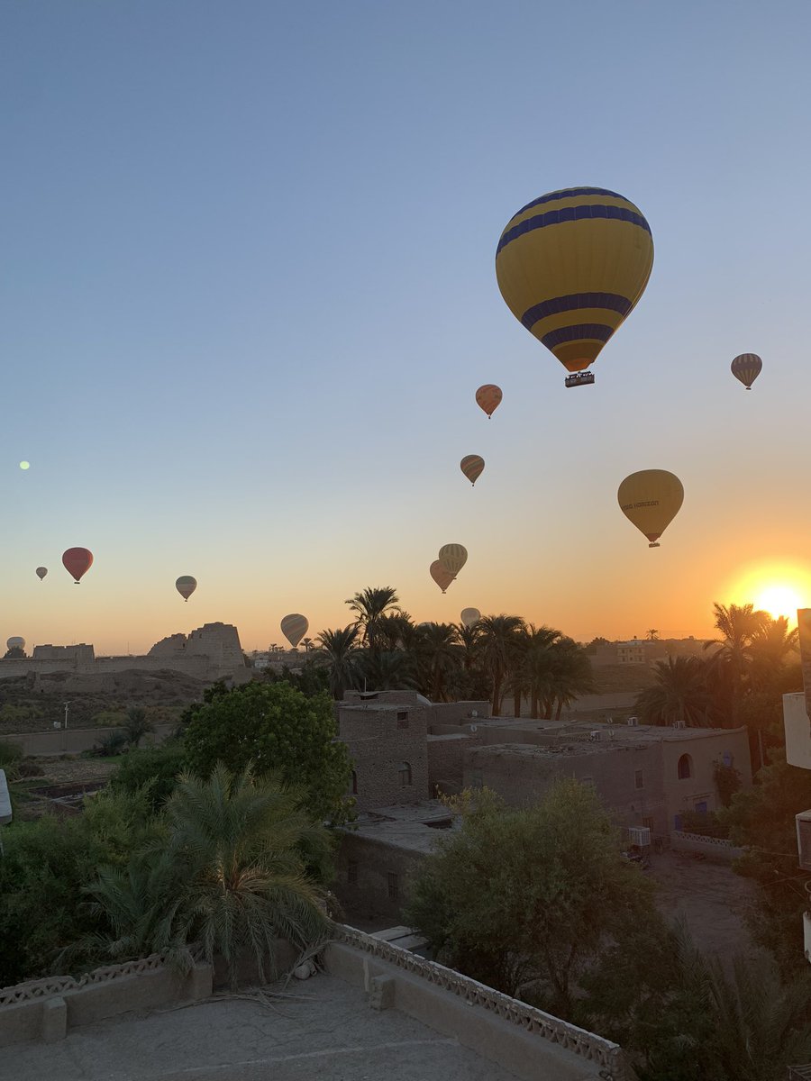 Идеальное утро в Луксоре 🕌🎈☀️📖