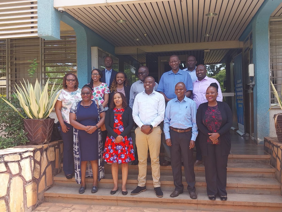 bodo_immink's tweet photo. Cross-border cooperation! A Kenyan delegation led by National Trade Facilitation Committee @Trade_Kenya, @KenTrade_G2B &amp; selected regulators are exchanging best practices with @RwandaTrade on #TradeFacilitation reforms. 
Supported by @giz_gmbh #Kenya. #ExportProcedures #RwOT https://t.co/Q2qfdMx1eN