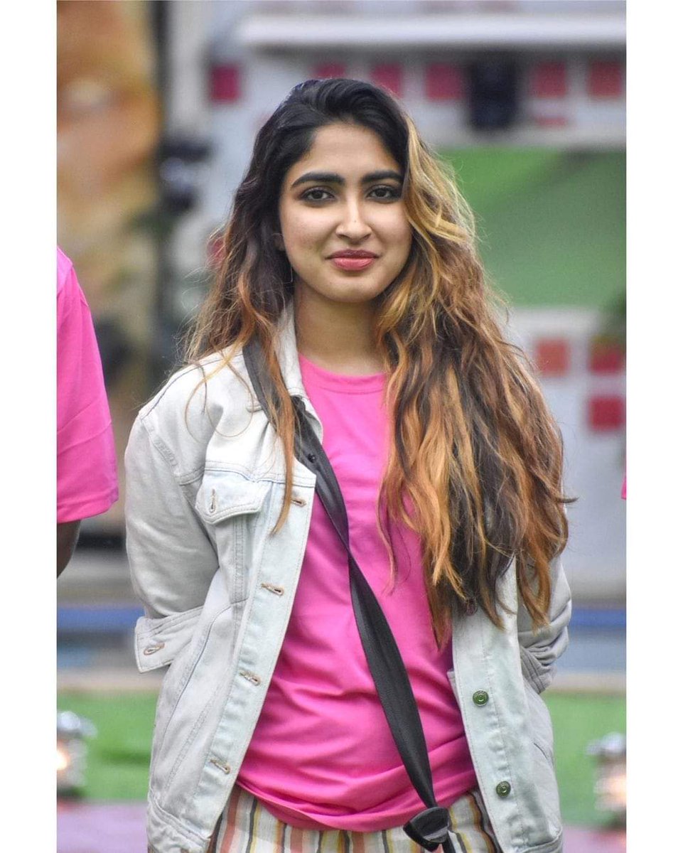 RoopeshS22's tweet photo. Saanya Deserves to Come back

BRING SAANYA IYER AS WILD CARD

#SaanyaIyer
#BringBackSaanyaIyerInBBK9 #BBK9 

@Gundkal @ColorsKannada
@EndemolShineIND @justvoot @KicchaSudeep https://t.co/kvJfrSfVik
