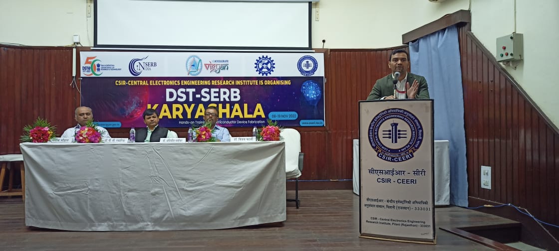 CSIRCEERI's tweet photo. CSIR- Central Electronics Engineering Research Institute, Pilani organises 15-Day "DST-SERB Karyashala" on "Hands on Training on Semiconductor Device Fabrication".
Some pics of Inaugural Function.
@CSIR_IND @IndiaDST @serbonline #ceeri #csir https://t.co/rfetOeQkXg