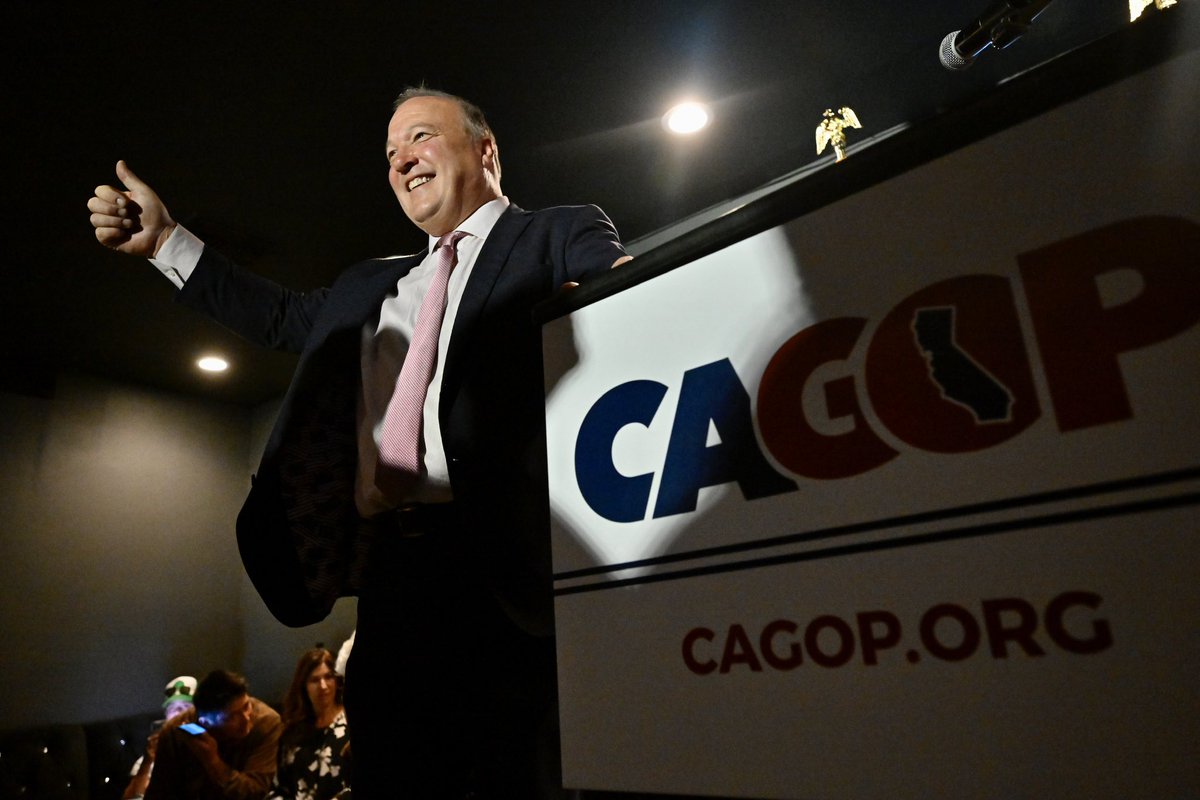 jeffgritchen's tweet photo. .@ScottBaughCA47 @YoungKimCA @lanheechen @DianeDixonAD72 greet supporters during @ocgop watch party in #newportbeach #midterms #election @gop @ocregister https://t.co/1cPbTPF0c8