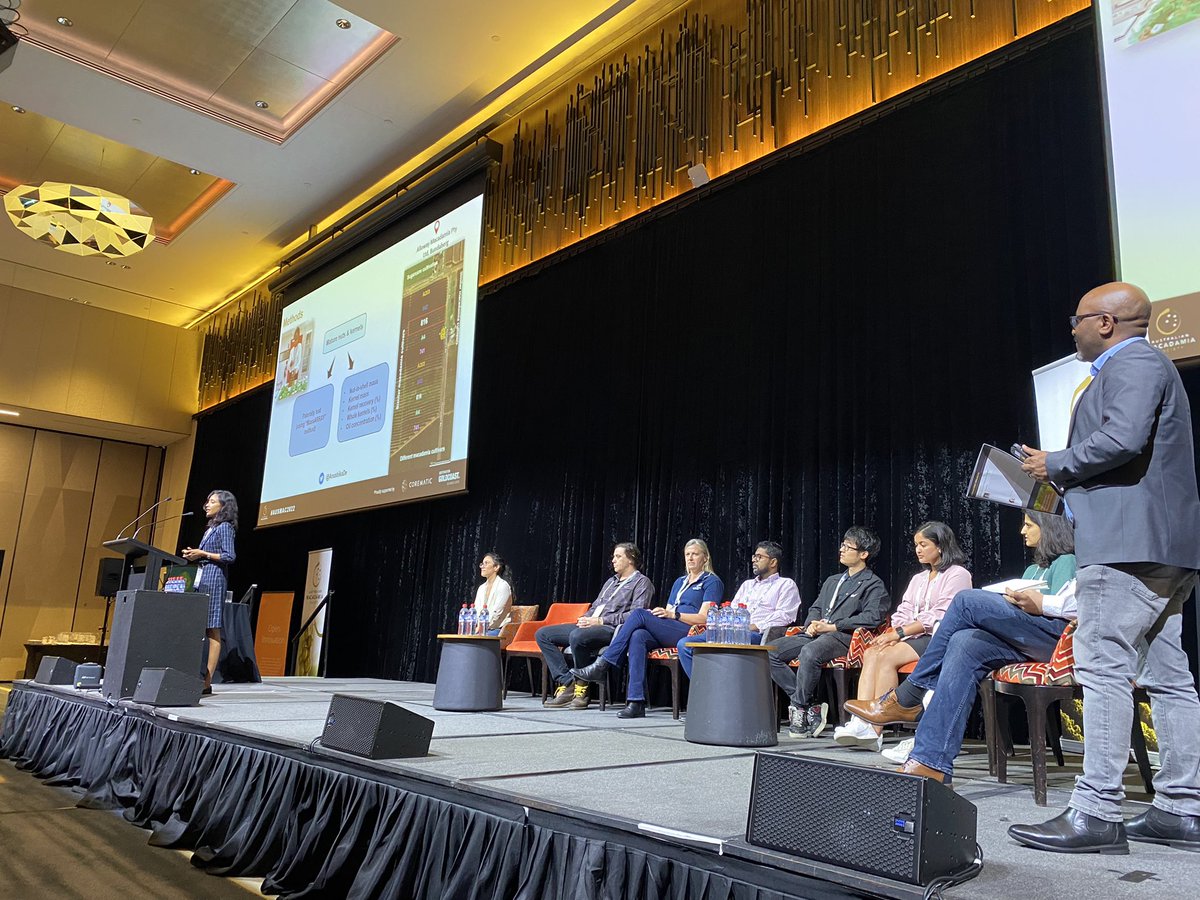 Young researchers, the future of the macadamia industry says <a href="/femi_uqoakins/">Femi Akinsanmi</a> Quick research overview from 9 different projects. <a href="/anushika/">ana</a> #AusMac2022