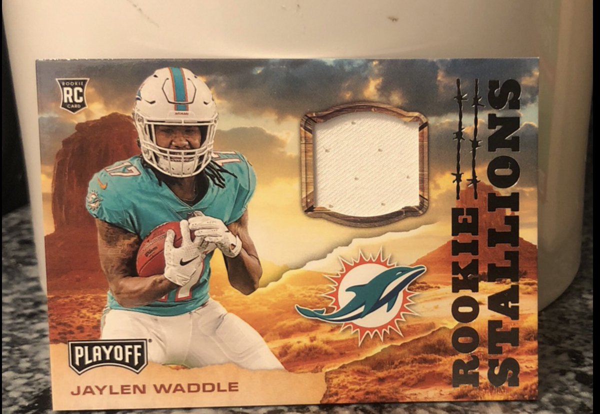 CardsgaloreH's tweet photo. @HiveCards Jaylen Waddle Rookie Stallions

$6 PWE https://t.co/dBDDP6J7HR