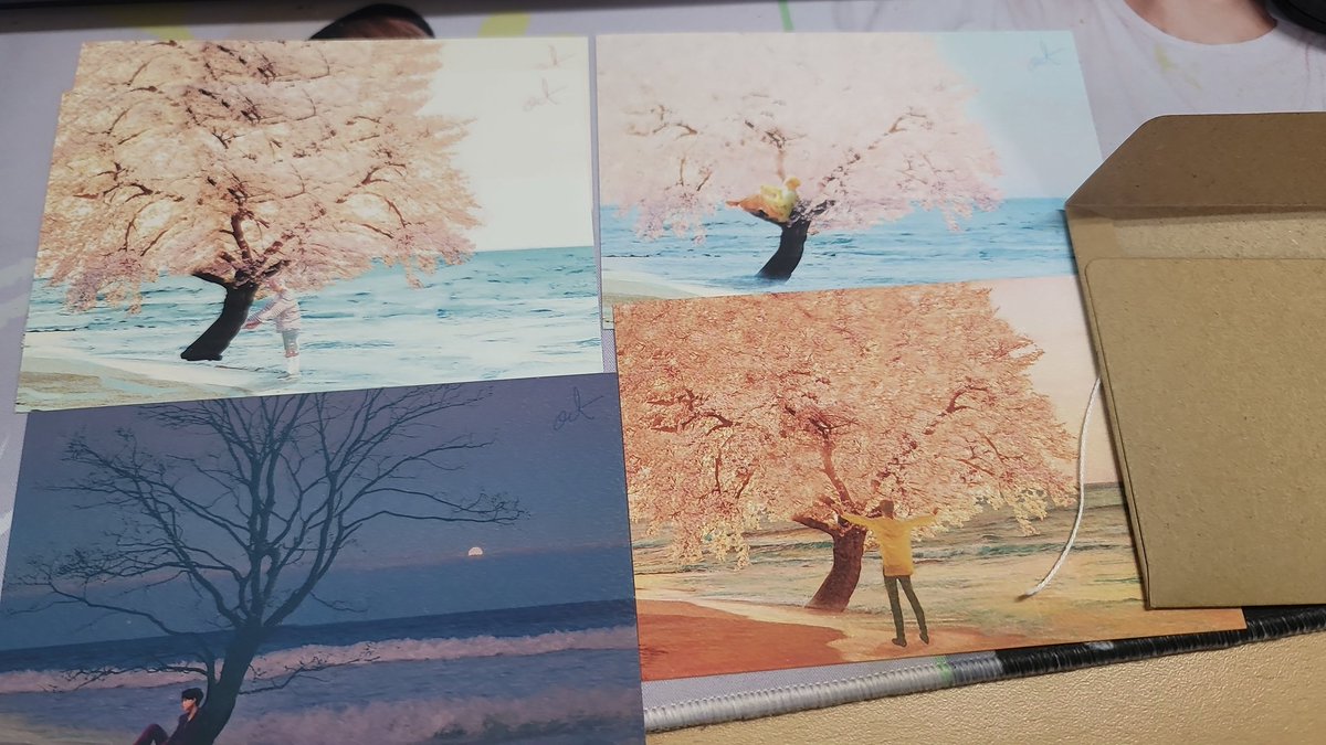 Respect_Jimin's tweet photo. @Oct_JM 
시월님 예술 작품 잘 받았어요.
시월님의 지민이 사랑이 느껴져서 저도 같이 따스해지고 있어요.
예쁜 작품 만들어주셔서 감사하고
제가 이 엽서 받을 수 있어서 더 감사해요 
😊😊😊
#JIMIN #BTSJIMIN

#4seasons_Oct https://t.co/x6CQe0IcUH