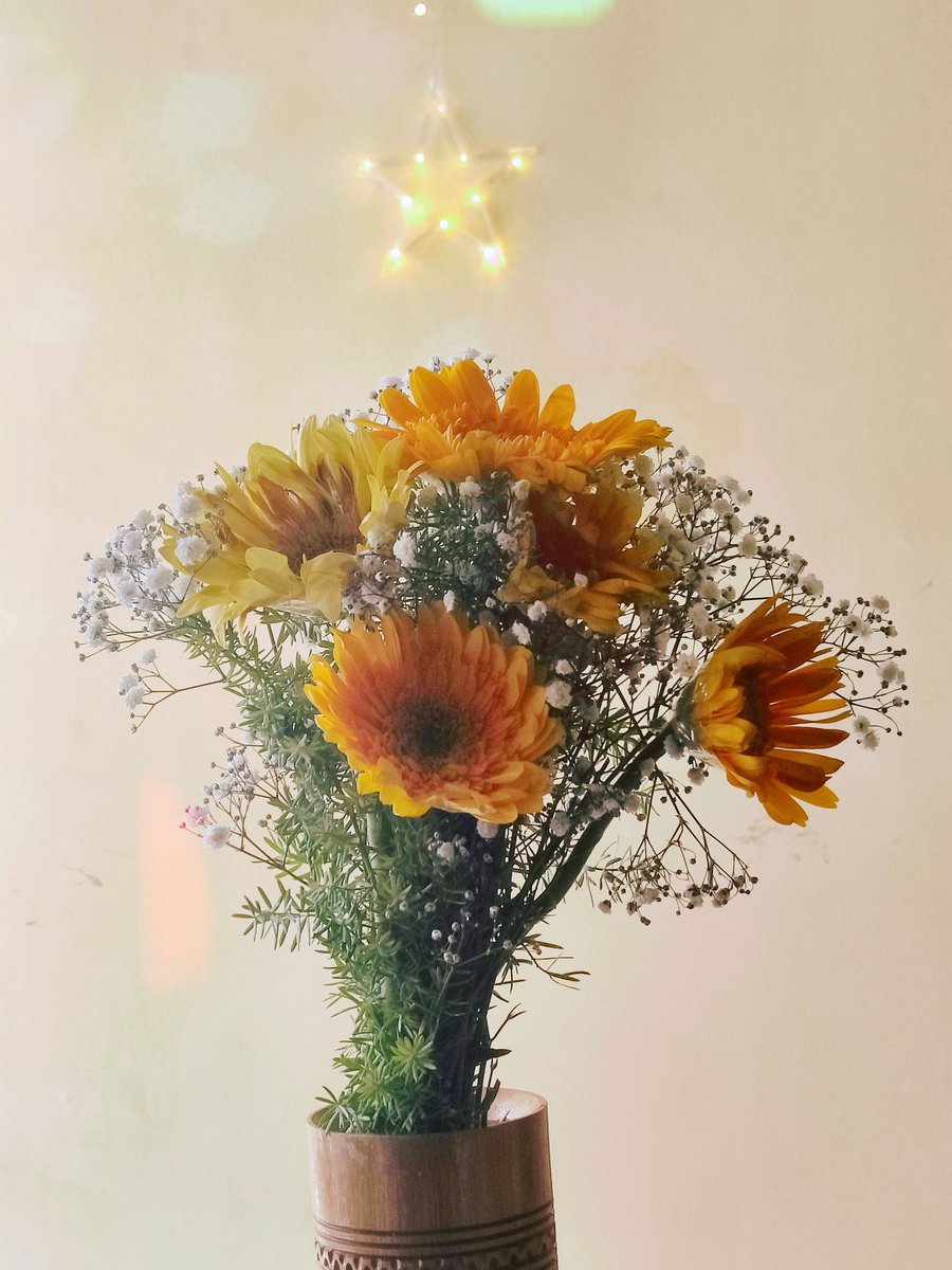 Relackssss's tweet image. People who send you flowers &amp;gt;&amp;gt;&amp;gt;&amp;gt;&amp;gt;&amp;gt;&amp;gt;&amp;gt;&amp;gt;&amp;gt;
🥺💕
@dosido158