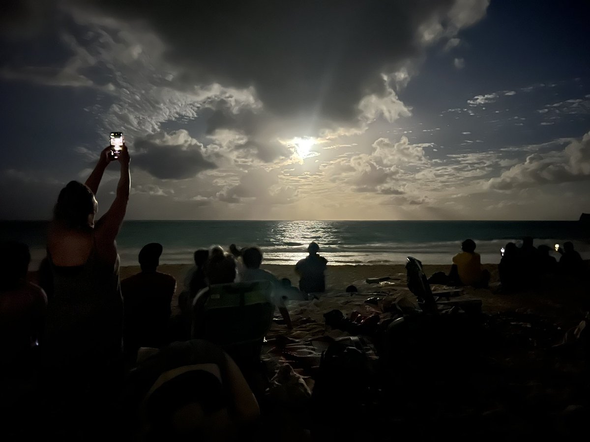 Hoku Rising. Waimānalo <a href="/kamahinaproject/">Ka Mahina Project 🌙</a> Community Gathering. E Ola!