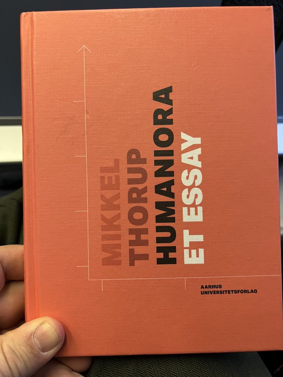 Julegaven til alle de onkler af alle køn, der undrer sig over hvad humaniora egentlig kan gøre godt for. Og til alle andre der vil bringes på omgangshøjde med tidens tanker i godt selskab med Mikkel Thorup <a href="/research_cas/">CAS research team</a> <a href="/AarhusUni/">Aarhus Universitet</a>
