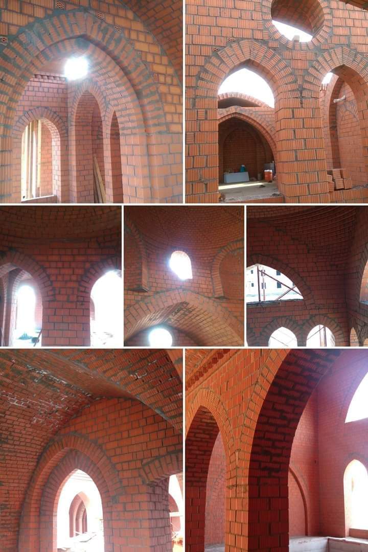 لقطات متعددة من آخر أعمالي المعمارية بمدينة القطيف بشرق السعودية عام ٢٠١٦ لبناء قصر سكني على دوريين و بركة سباحة داخلية من تصميمي وتنفيذي بالطوب الأحمر الفخاري فقط