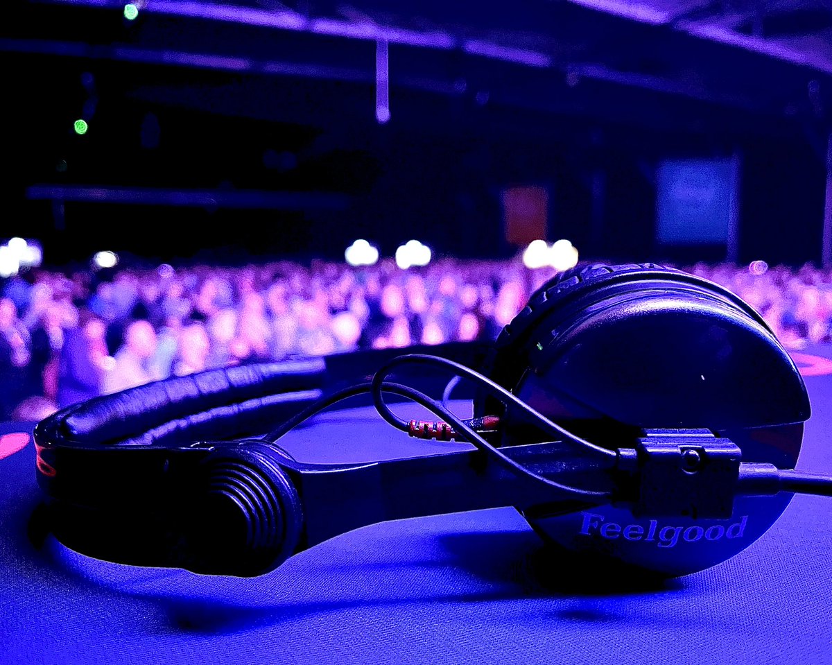 Doctor Feelgood (@feelgood_dj) on Twitter photo Love my custom headphones from <a href="/CustomCans/">Custom Cans</a> 🎧#feelgood #dj #djdoctorfeelgood #djlife #gig Love my custom headphones from <a href="/CustomCans/">Custom Cans</a> 🎧#feelgood #dj #djdoctorfeelgood #djlife #gig
