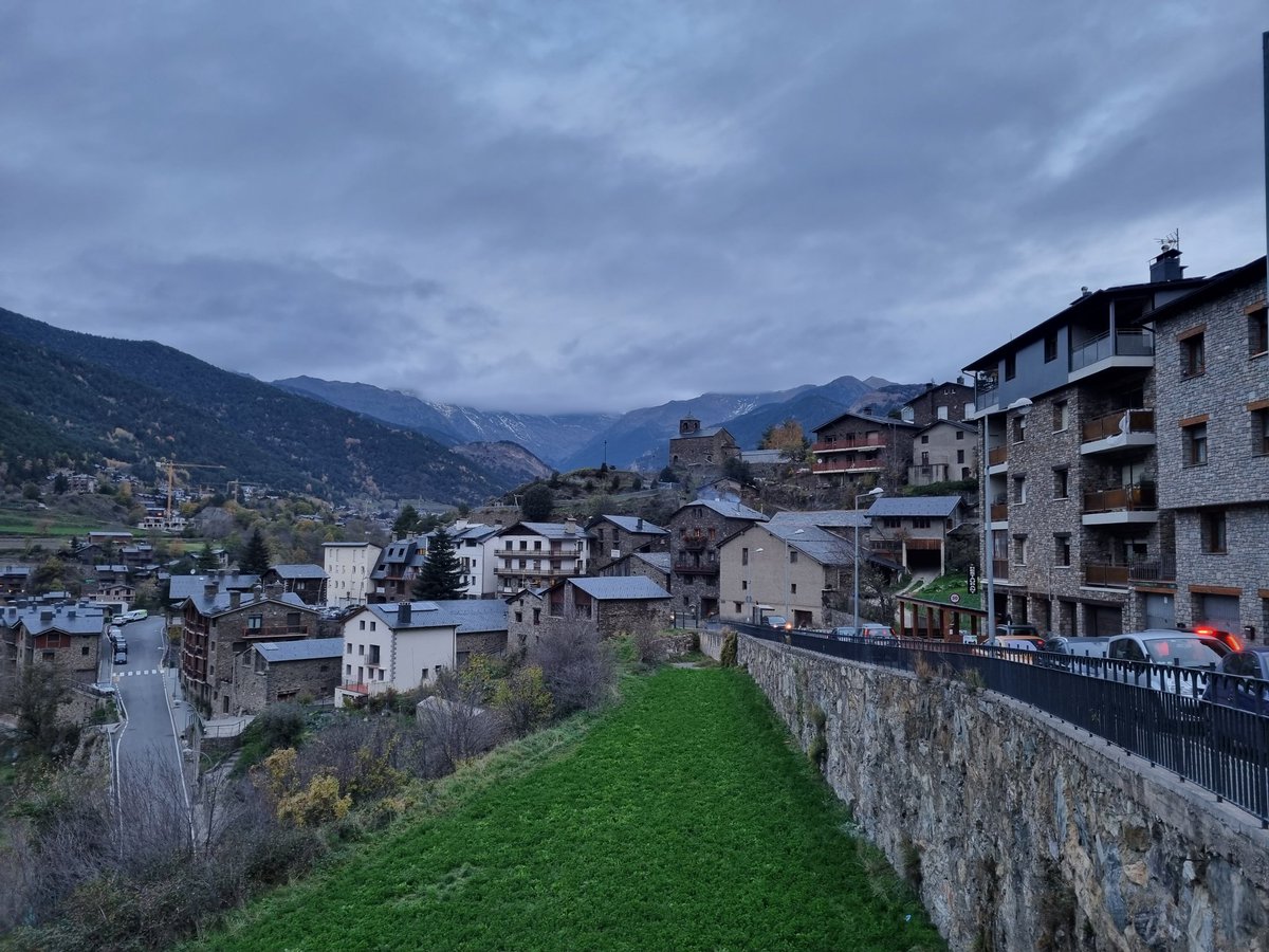 jecbosch14's tweet image. Bon dimecres ! 😀🙋

#bondia #bondimecres #anyos #lamassana #andorra #andorrabloggers #santcristofol #meteo #meteoandorra