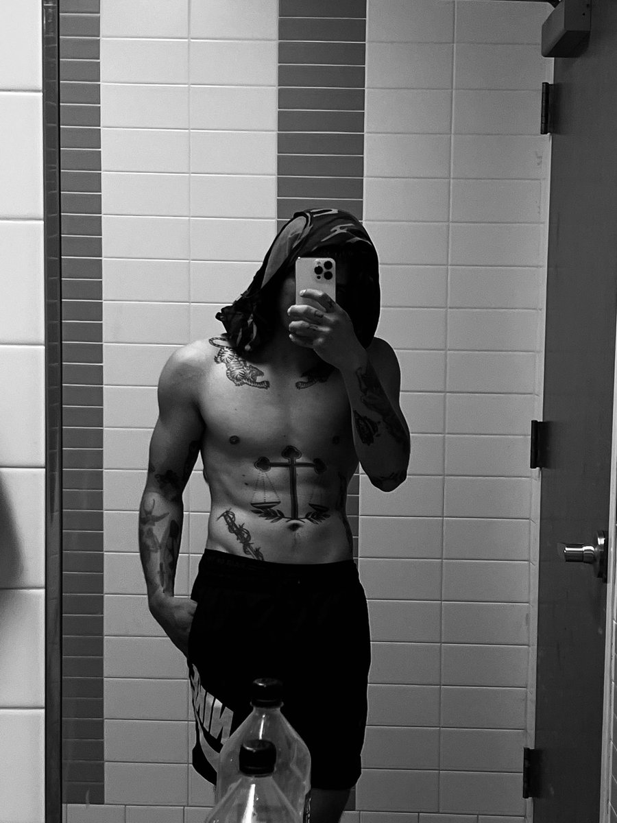 realsaddboyshit's tweet photo. Where my gym buddies at? 🏋️💪🏻 https://t.co/30PG6NhjSC
