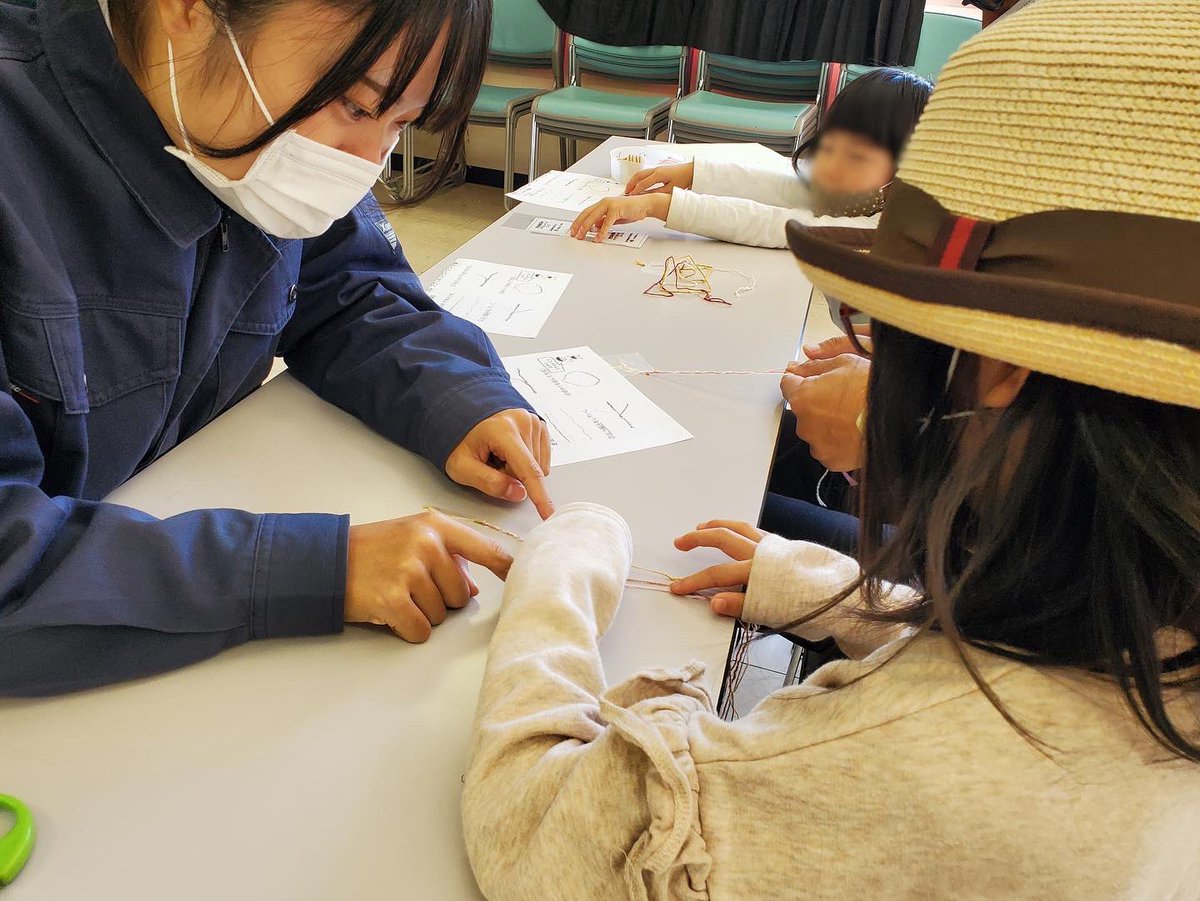 sarano_official's tweet photo. 11月5日(土) JAグリーン長野様と連携して行なっている「親子ふれあい農業塾」に、3年アグリネットワークコースの生徒が参加してきました！
農業塾では、年間を通してさまざまな作物の栽培や収穫体験を、地域の子どもたちと一緒に行なっています。 https://t.co/tDc3SidPSp