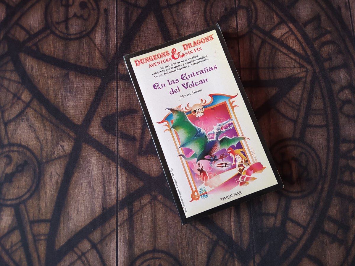 EscapeBookWorld's tweet photo. ¿Os apetece un rato de lectura librojueguil? "En las entrañas del volcán" y publicado en 1987 os gustará #libros #librojuegos #libroaventura #readaddict #bookpic #gamebook #hiperficción #juegos #jeux #puzzlebook #mysterybook #coleccionismo #timunmaseditorial @Planetadelibros https://t.co/BMkqAumfLD