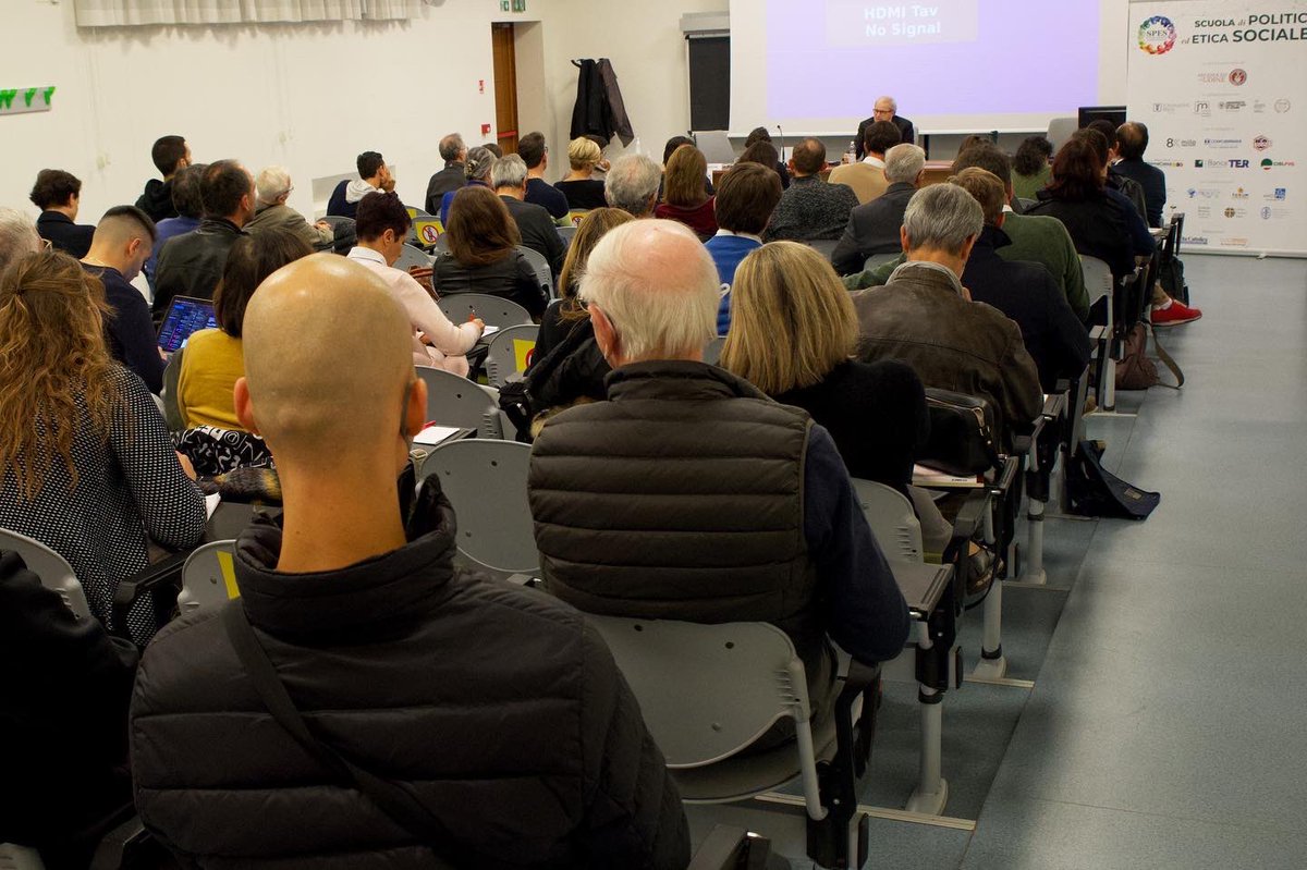 spesudine's tweet photo. Primo appuntamento della #SPES 2022/2023. Ieri sera, con @PLCastagnetti ci siamo chiesti a cosa serva la #politica. 
A cosa? Essenzialmente a mediare le differenze, cercando di condividere obiettivi di progresso civile da perseguire assieme. Decisamente una sfida ardua! https://t.co/FLBfskOTpJ