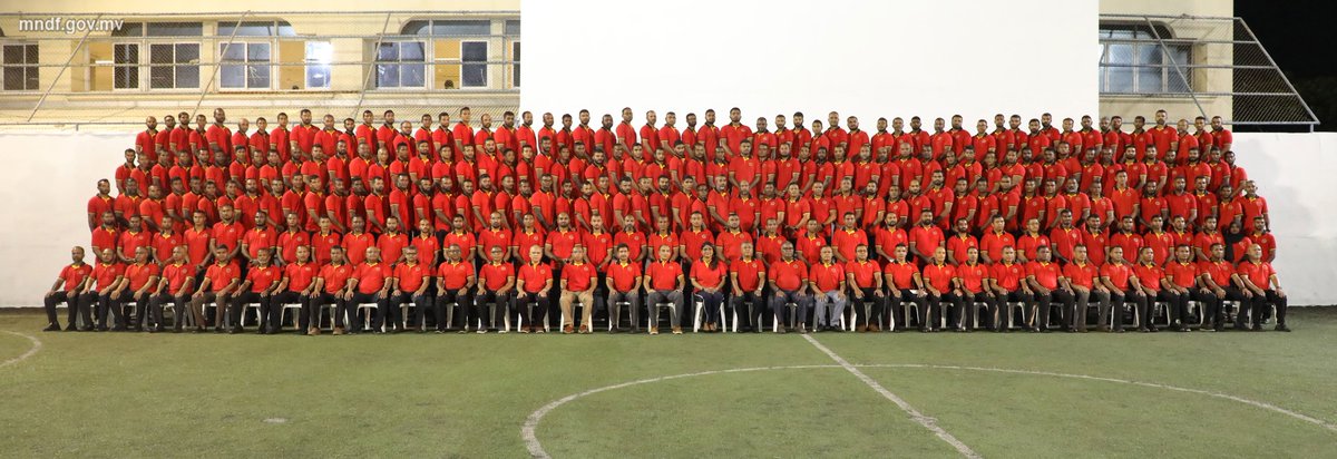 "ސަލާމަތީ މަޝްރަހުގެ ބައެއް ބަދަލުތަކުގެ އަމާޒުހުރީ ދިވެހިރާއްޖެ ފަދަ ކުޑަ، ވަސީލަތްމަދު، ނާޒުކު އިޤްތިޞާދެއް އޮތް ޤައުމުތަކަށް އެންމެ ހިތްއެދޭފަދަ މިސްރާބަކަށް ނޫން." - ދިފާޢީ ވަޒީރު އަލްއުސްތާޛާ މާރިޔާ އަޙްމަދު ދީދީ

ޚަބަރު: mndf.gov.mv/mndf/en/news-a…